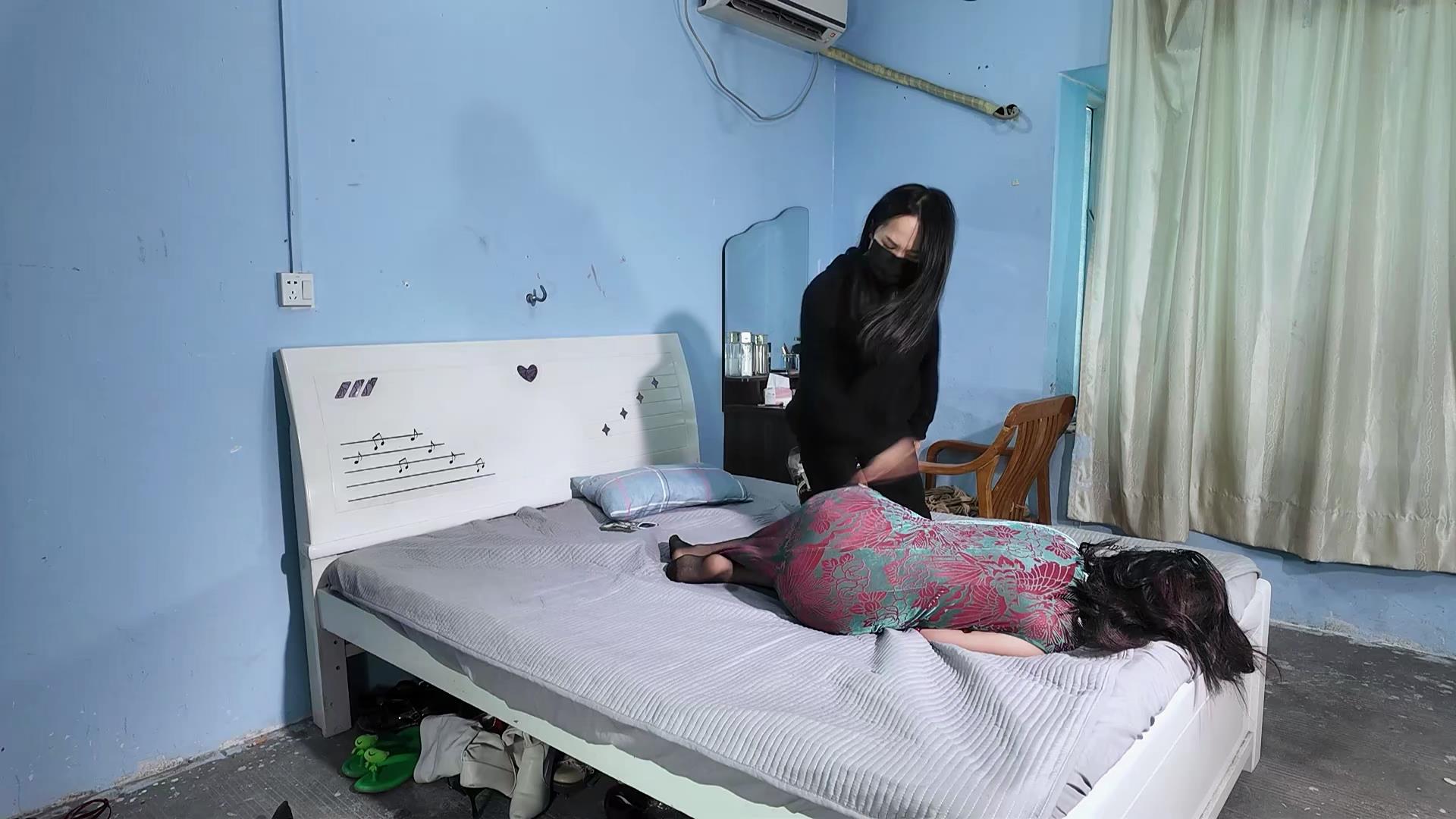 樱束原创 闺女反抗母亲 乖巧女孩长期在母[00_02_58][20260408-095205].jpg