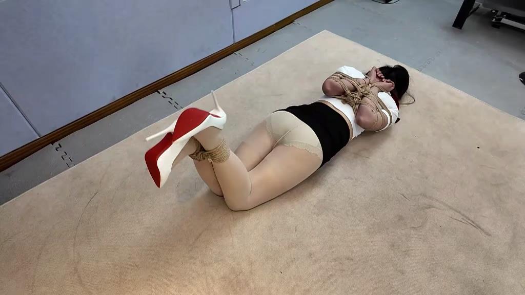 一绳所爱 微剧情：办公室遭遇[00_15_36][20260408-100618].jpg