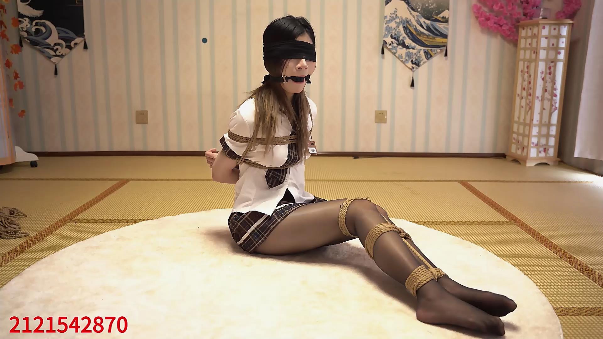 悦感日记 新模小呆鱼多种紧缚姿势调教马具[00_00_18][20260410-092648].jpg