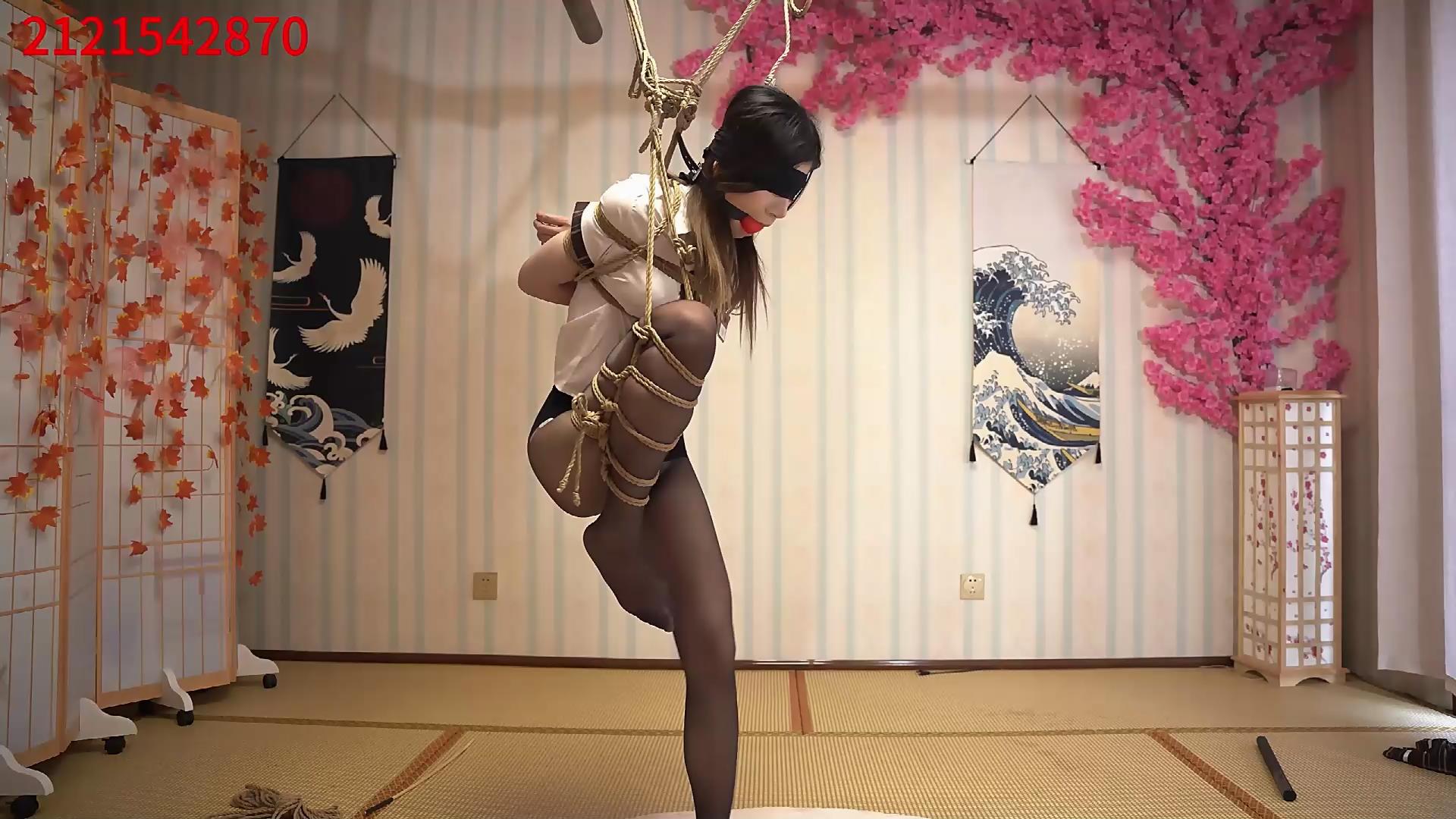 悦感日记 新模小呆鱼多种紧缚姿势调教马具[00_22_37][20260410-092711].jpg