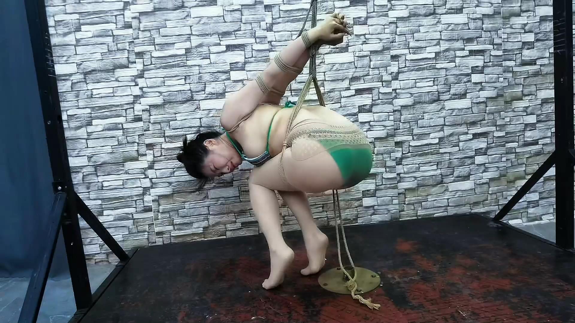 飞天原创 雅思又来挑战紧缚半蹲吊,只能脚[00_01_14][20260411-112917].jpg