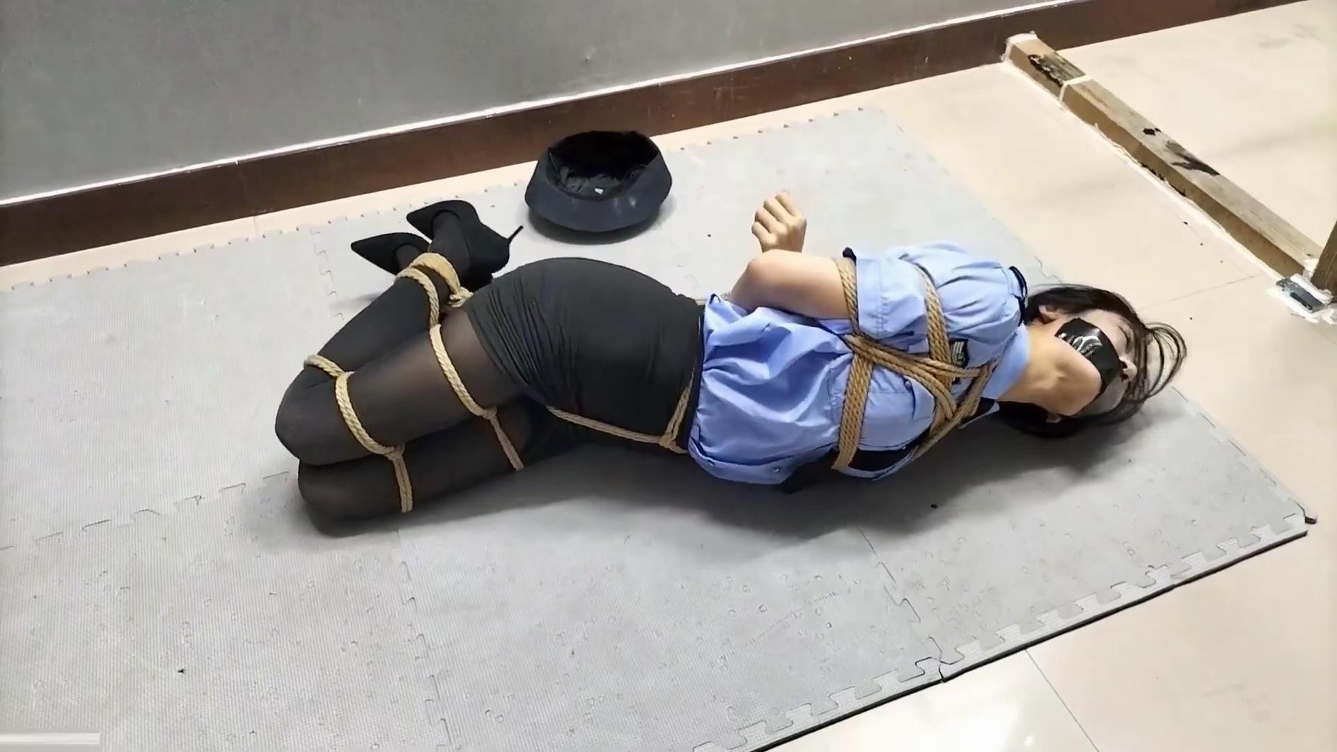 精致定制-女警遇袭  茹茹主演[00_26_33][20260413-095713].jpg