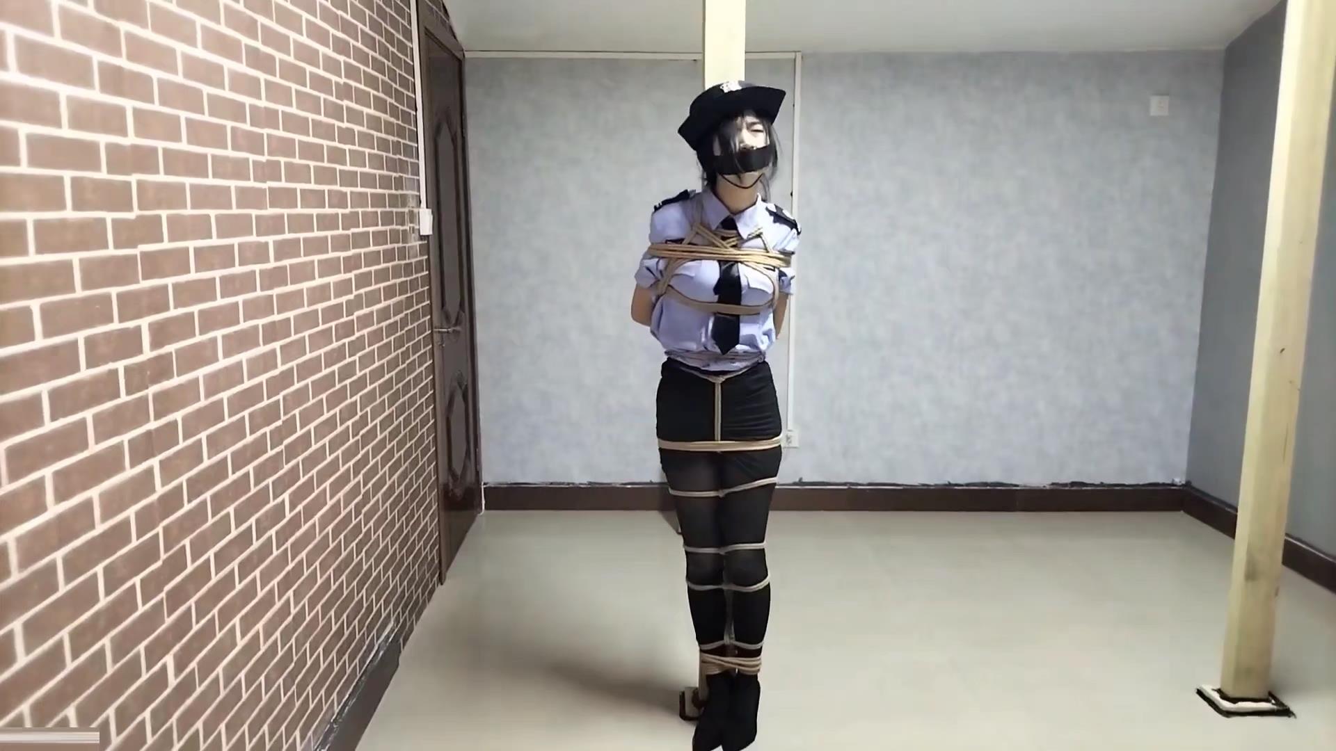 精致定制-女警遇袭  茹茹主演[00_34_06][20260413-095718].jpg