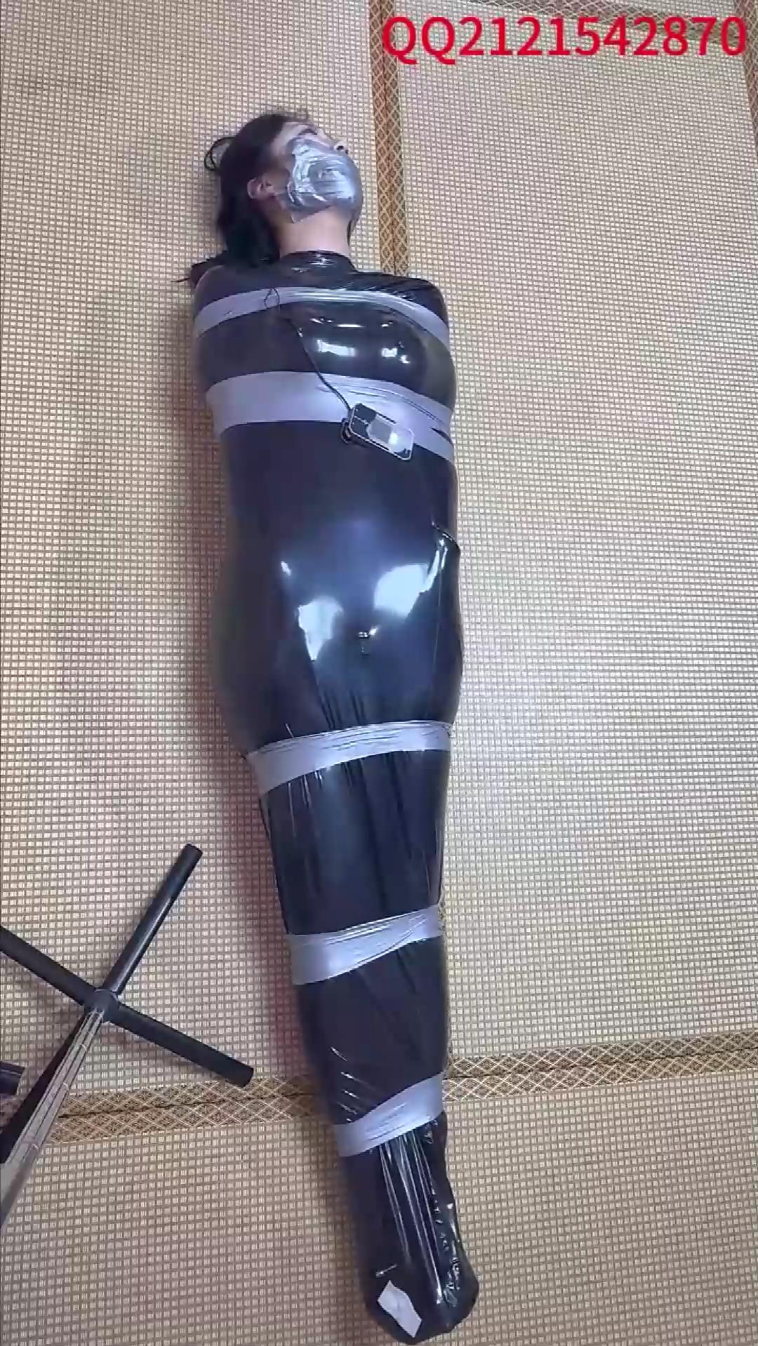 悦感日记 小美蛇系胶带捆缚睡袋6cm大直[00_05_07][20260413-100111].jpg