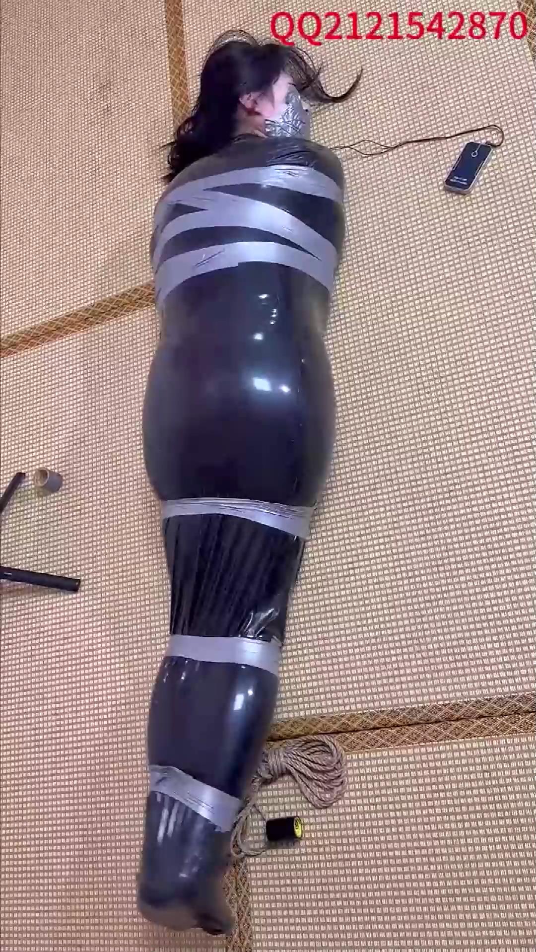悦感日记 小美蛇系胶带捆缚睡袋6cm大直[00_14_33][20260413-100115].jpg