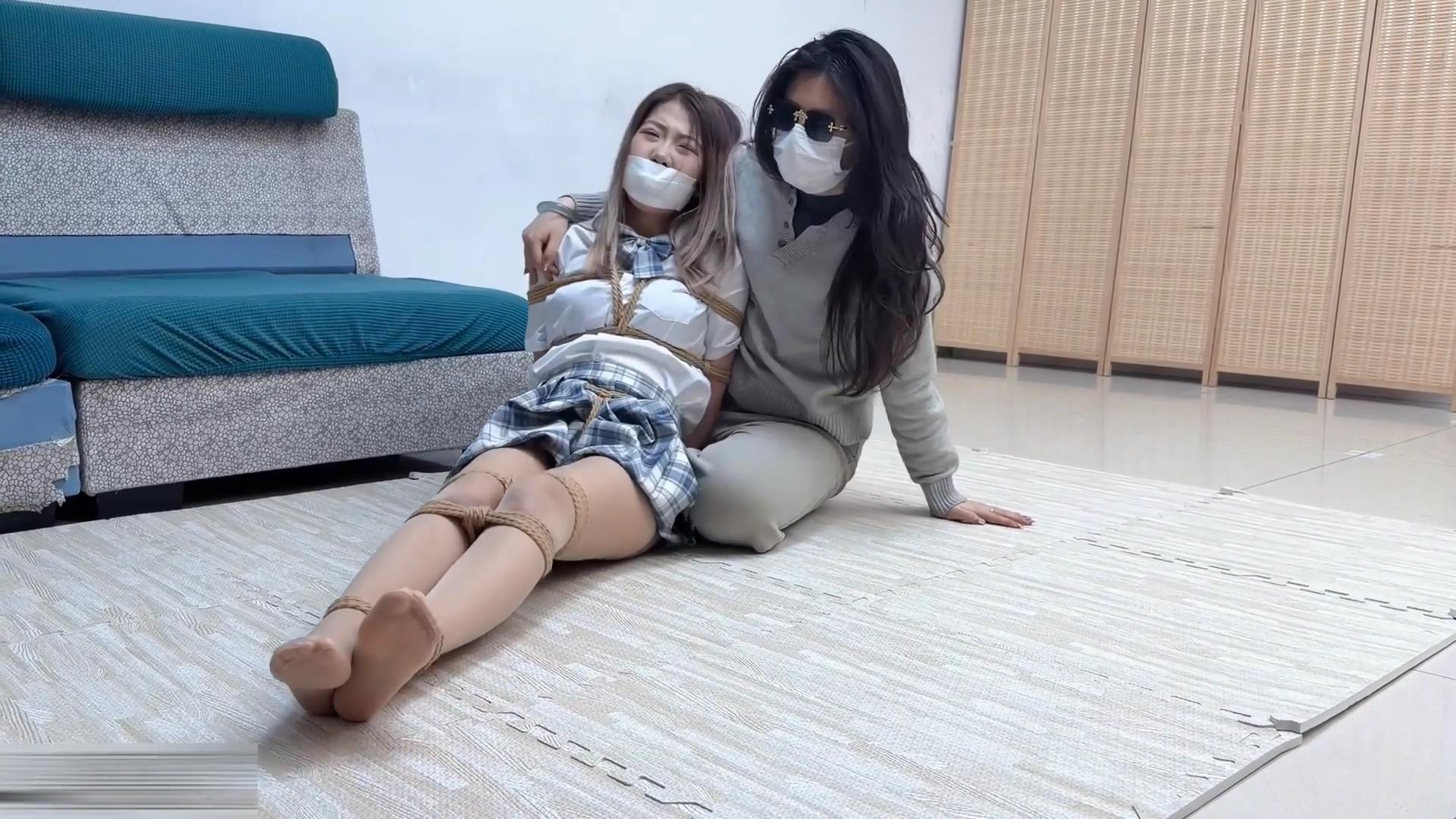 梦川工作室-尤物收藏夹 菜菜 小心变态女[00_08_30][20260418-124509].jpg