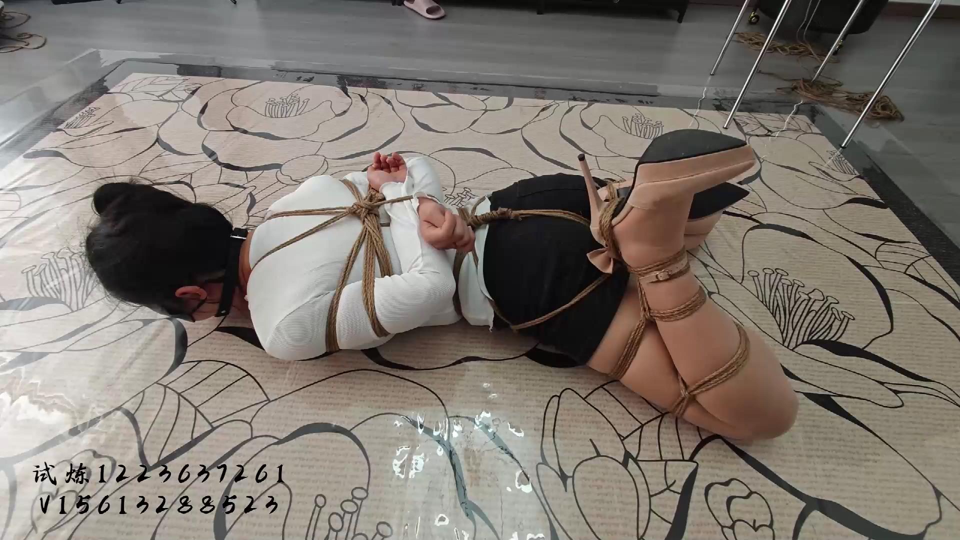 试炼 大三萌妹小欣全身紧缚放置遭咸猪手挠[00_10_09][20260419-113411].jpg
