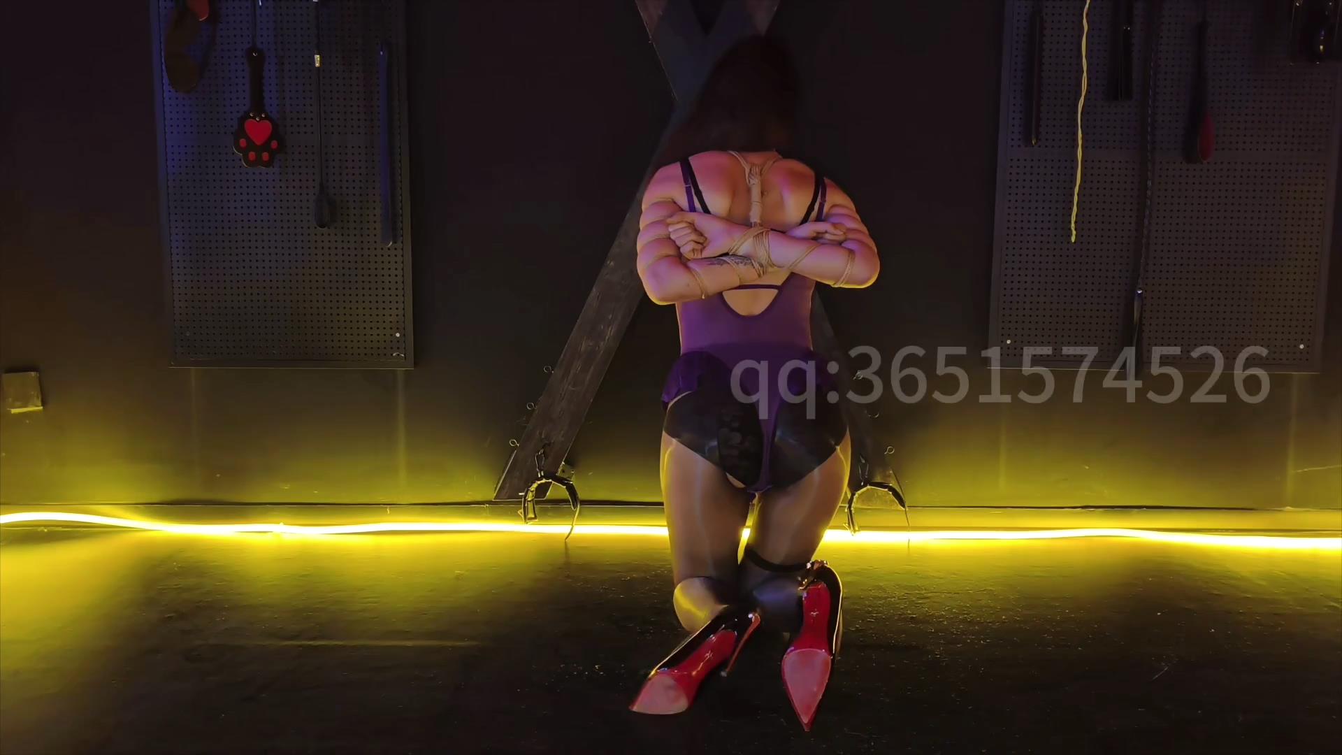 鑫鑫工作室 糯米高跟黑丝被反制，捆绑了起[00_36_30][20260420-130839].jpg