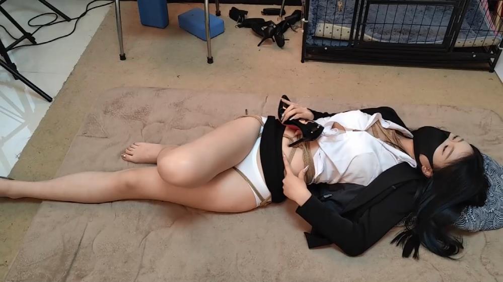 束缘阁 调叫西装女秘书[00_08_17][20260422-120155].jpg