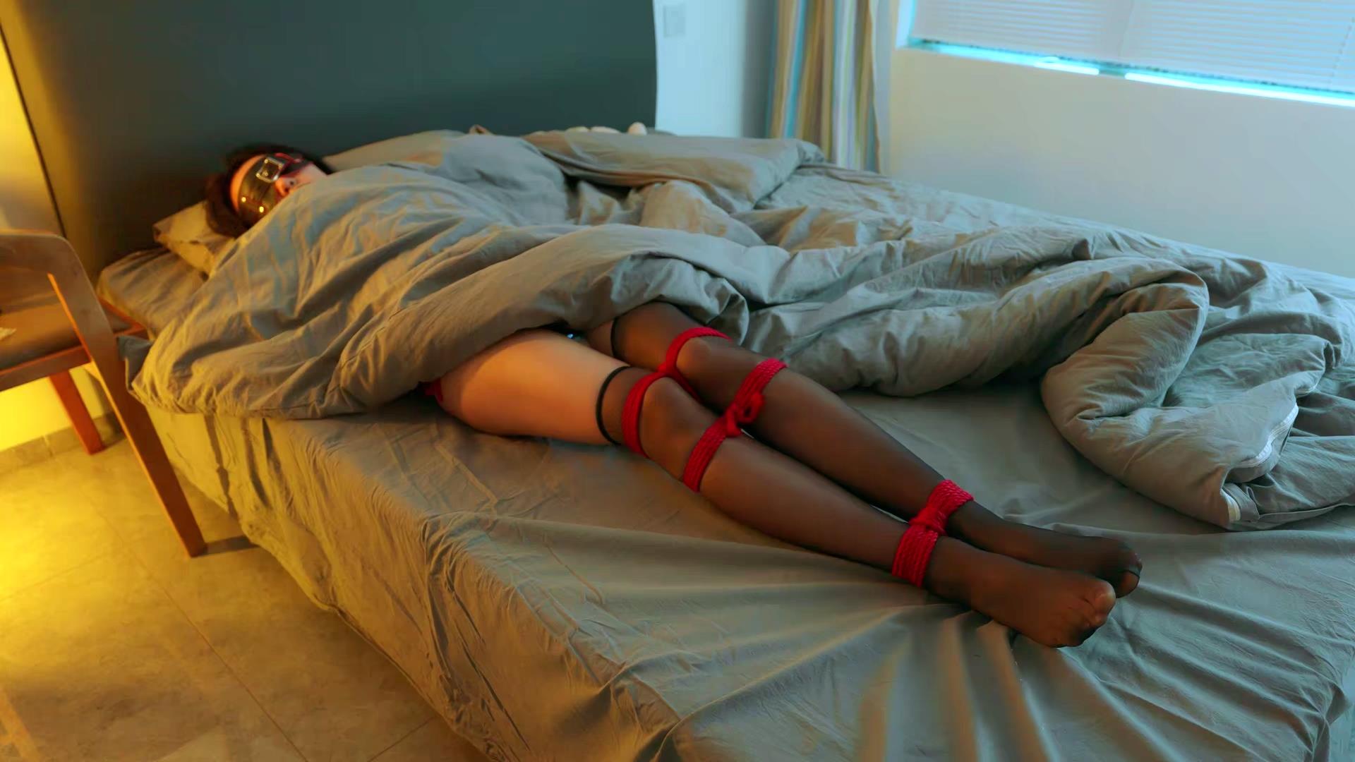 攸米 色诱小魅魔 超强吮吸 舔舔怪新玩具[00_01_05][20260423-100603].jpg