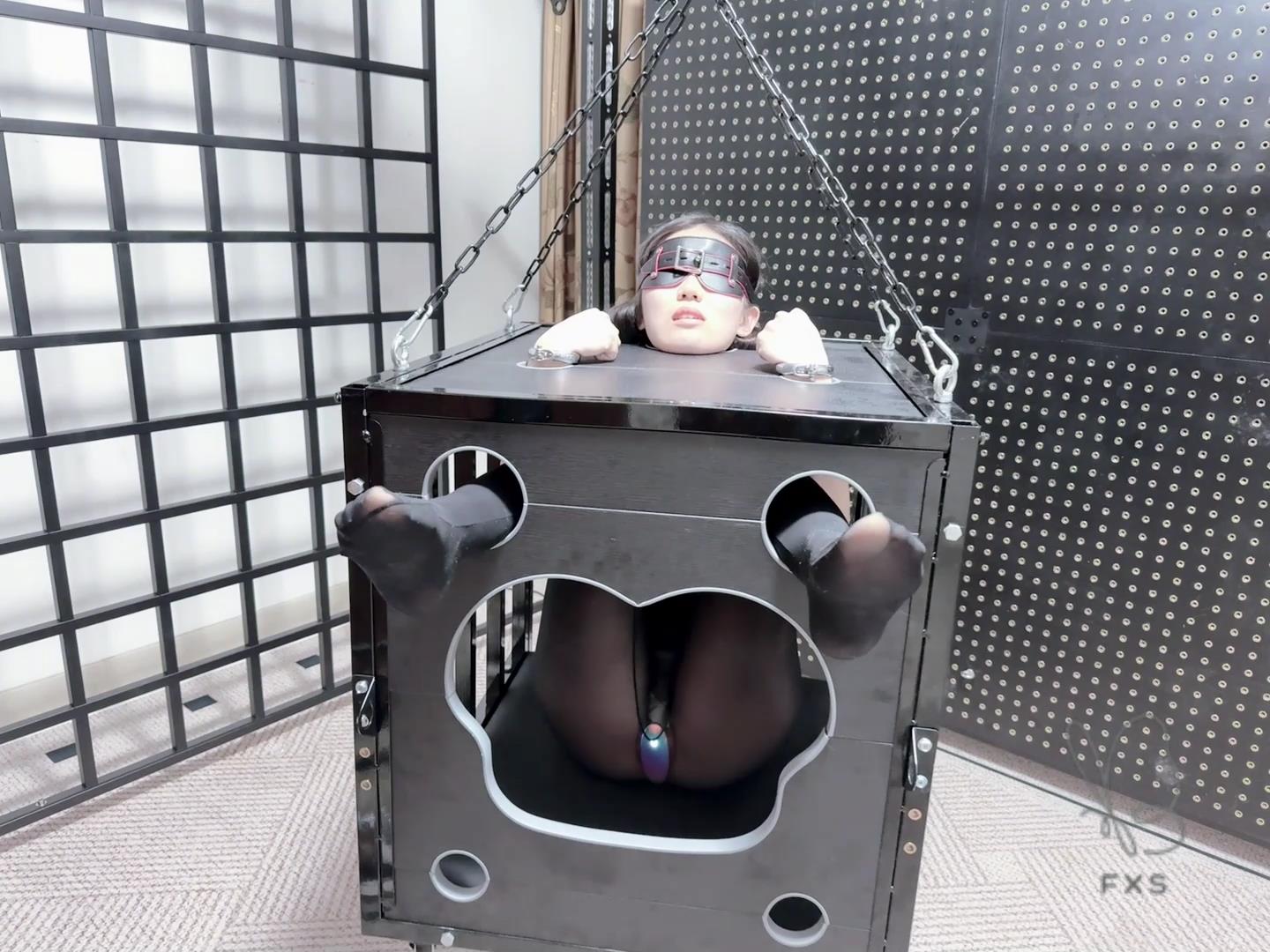 缚心室 80多斤女学生黑丝连体衣挑战吊笼[00_03_10][20260424-092142].jpg