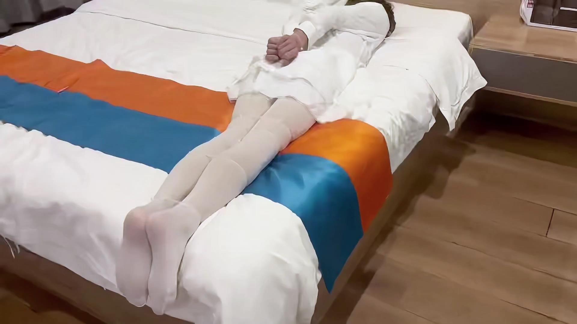 橙c美式 170cm研究生学妹 身材超绝[20260424-092439].jpg