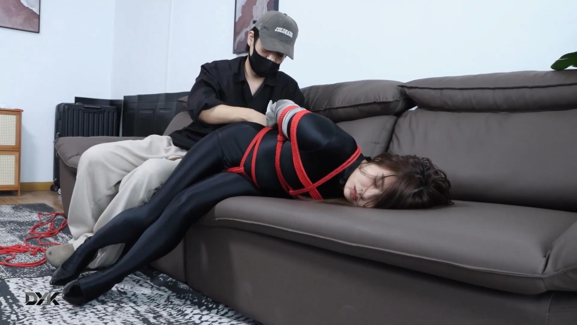 得意客定制-尤物收藏夹 希希 抓到小偷就[00_03_28][20260425-100302].jpg