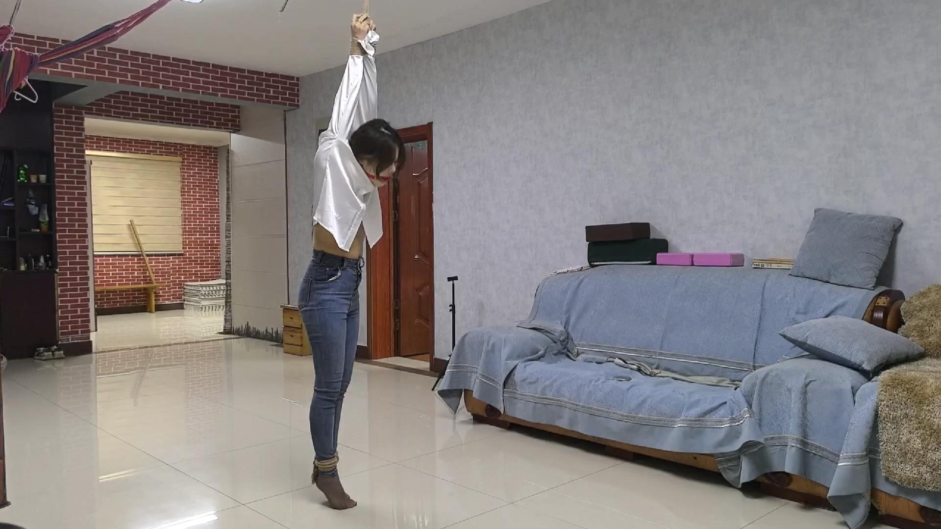 一绳所爱 美女空姐网购劫难[00_07_45][20260429-100500].jpg