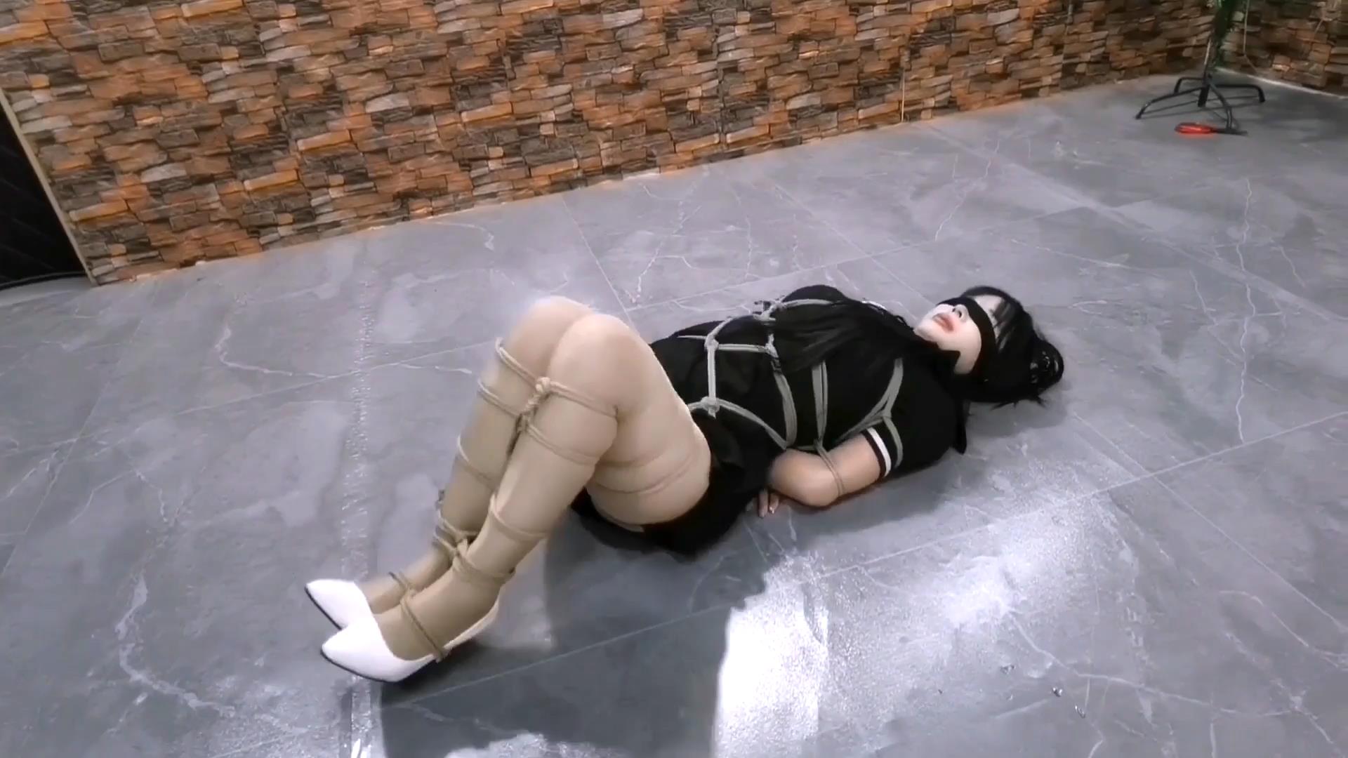 HD飞天-曼妮挣扎逃脱 马步挣扎[00_16_45][20260430-100122].jpg