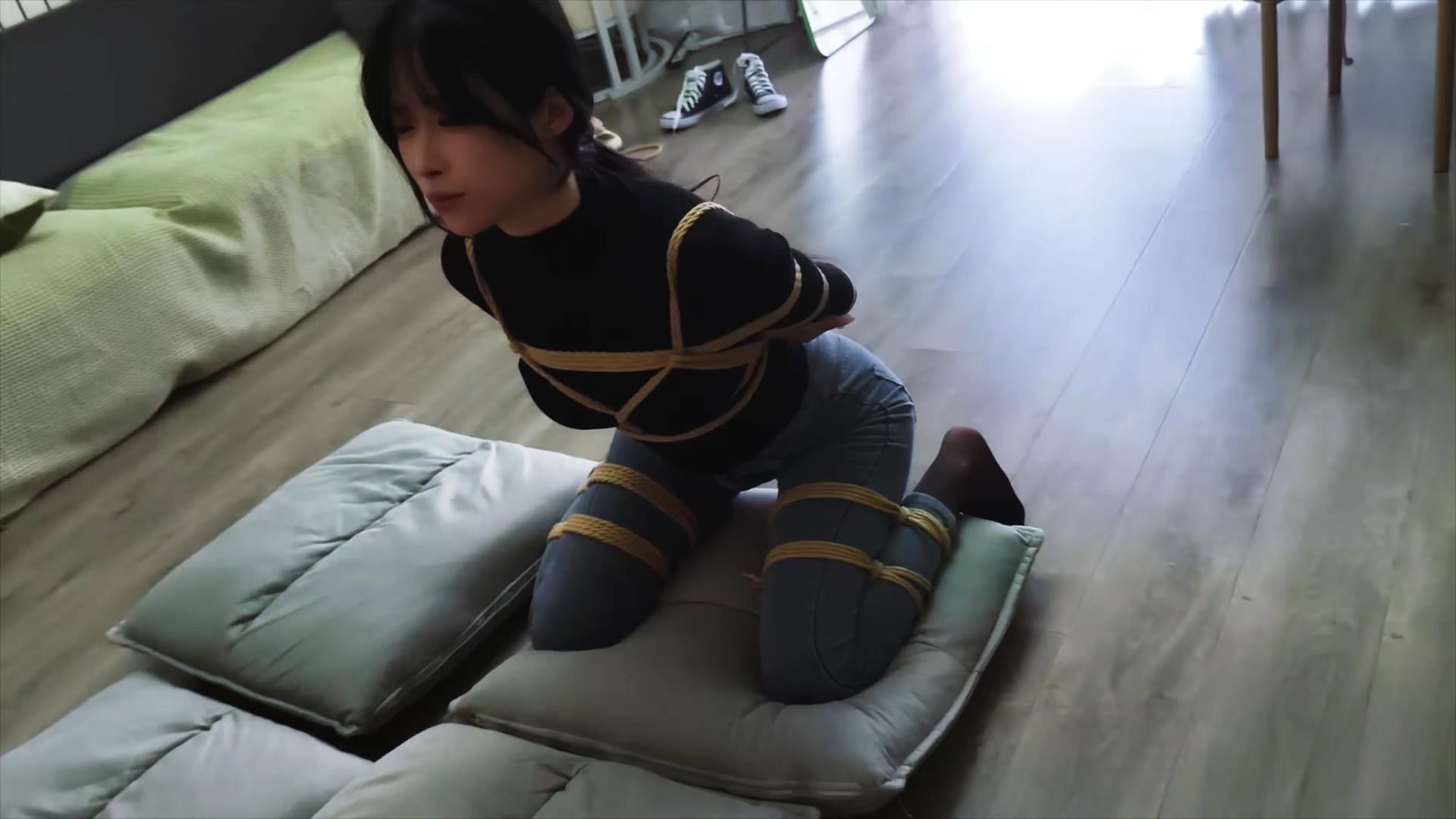 禾一定制-美女家教变绳奴  小麦版[00_45_29][20260503-104057].jpg