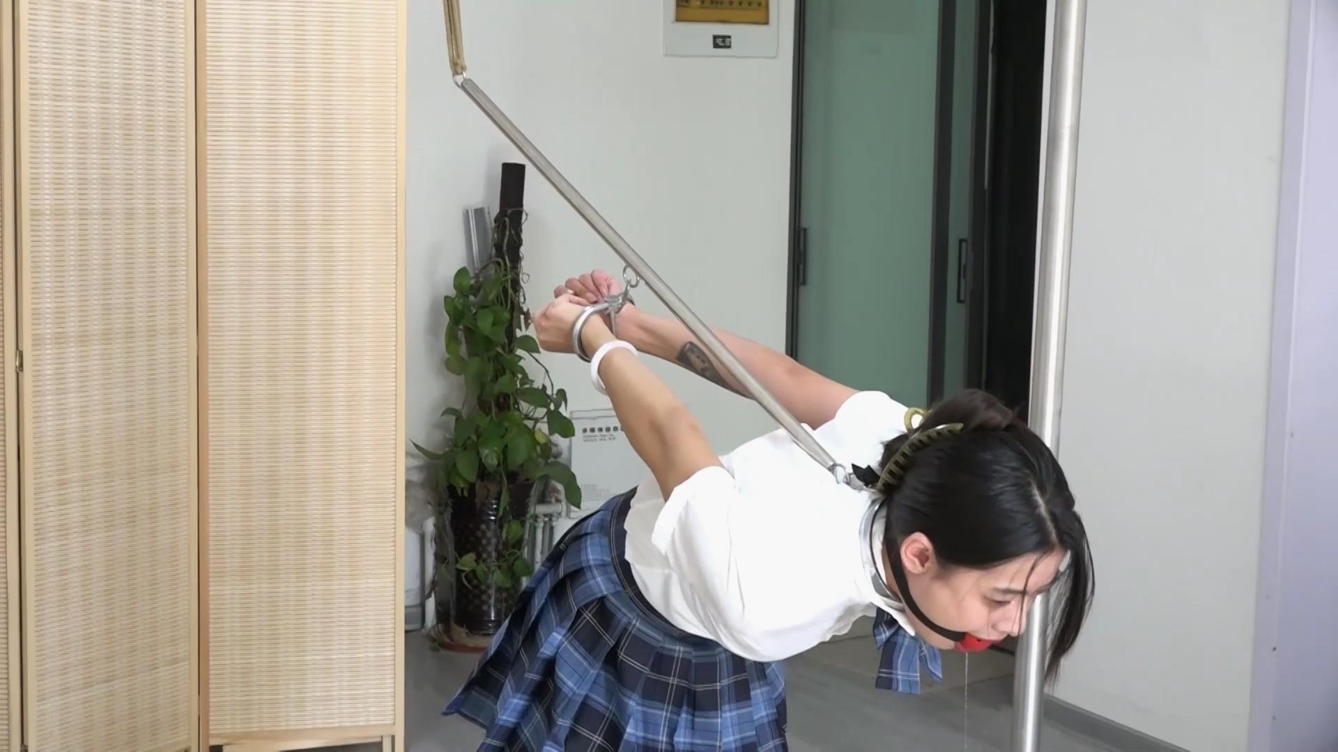 逍遥 希希JK装紧缚挣扎1[00_09_58][20260505-100515].jpg