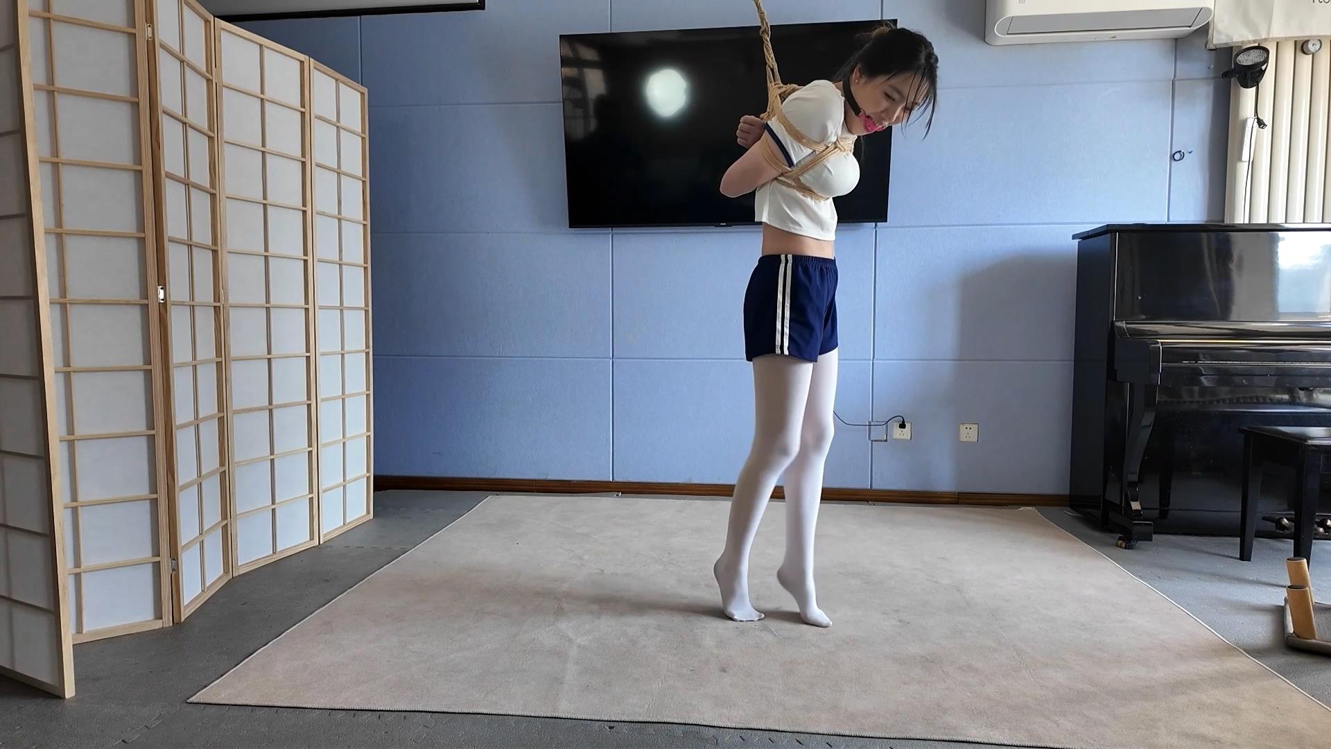 一绳所爱-白丝极限吊缚贝贝[00_10_05][20260510-105613].jpg