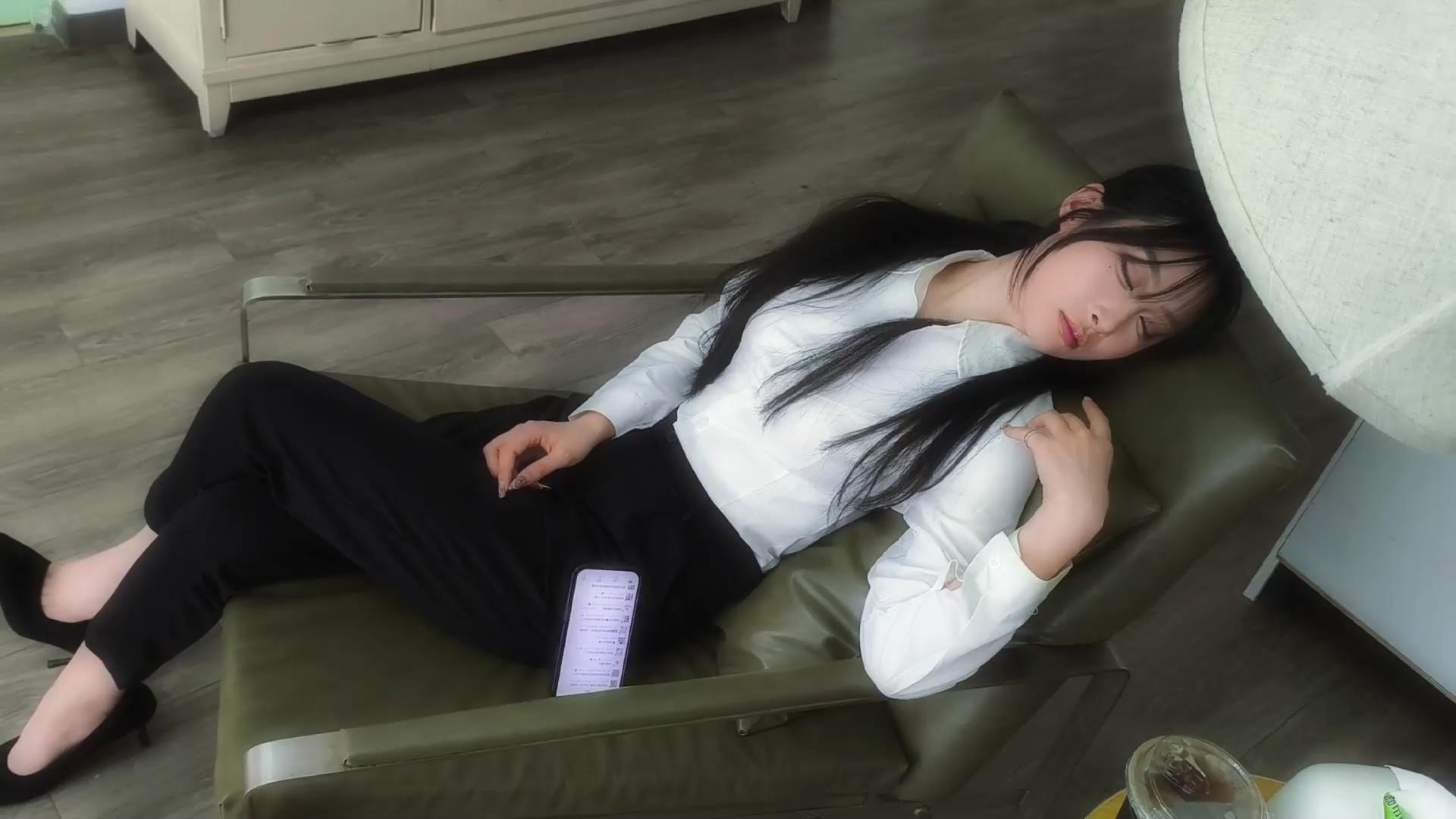 禾一原创 女销售的自救 独居女被捆绑紧缚[00_01_58][20260526-122440].jpg