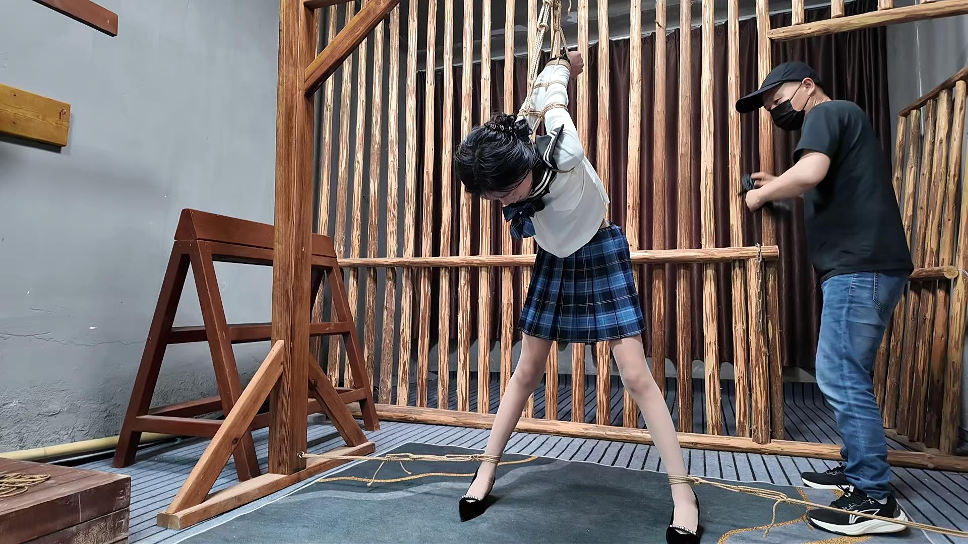 李大侠原创-精神小妹体验绳艺  芒果主演[00_09_50][20260527-155354].jpg