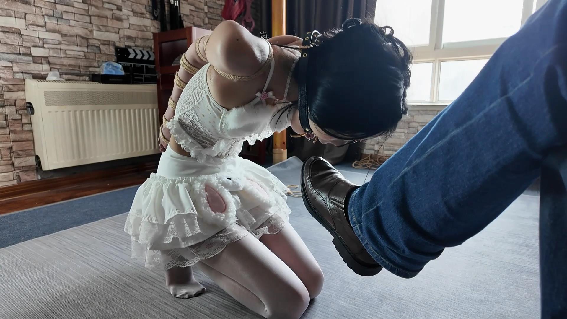 一绳所爱-软妹子白培培初体验[00_33_23][20260602-183820].jpg