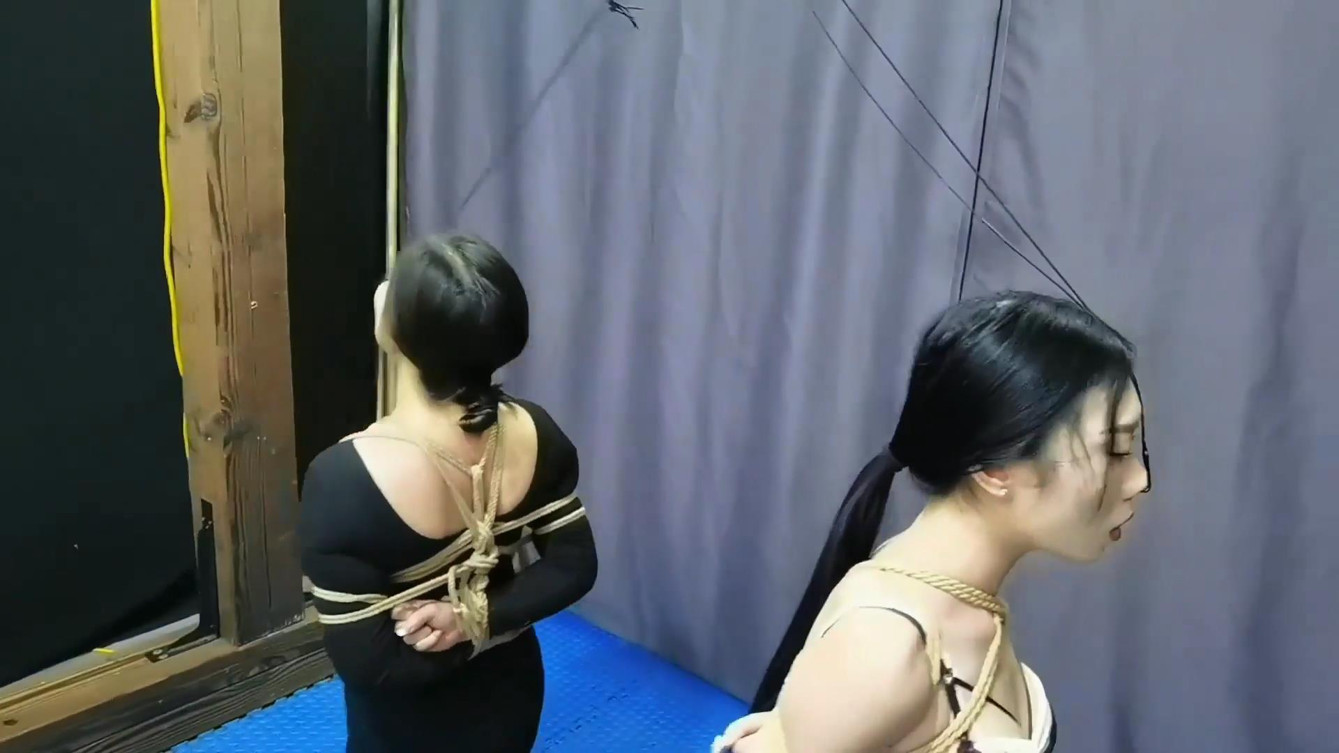 HD飞天-母女游戏 被缚挣扎 李然主演[00_03_18][20260603-204037].jpg