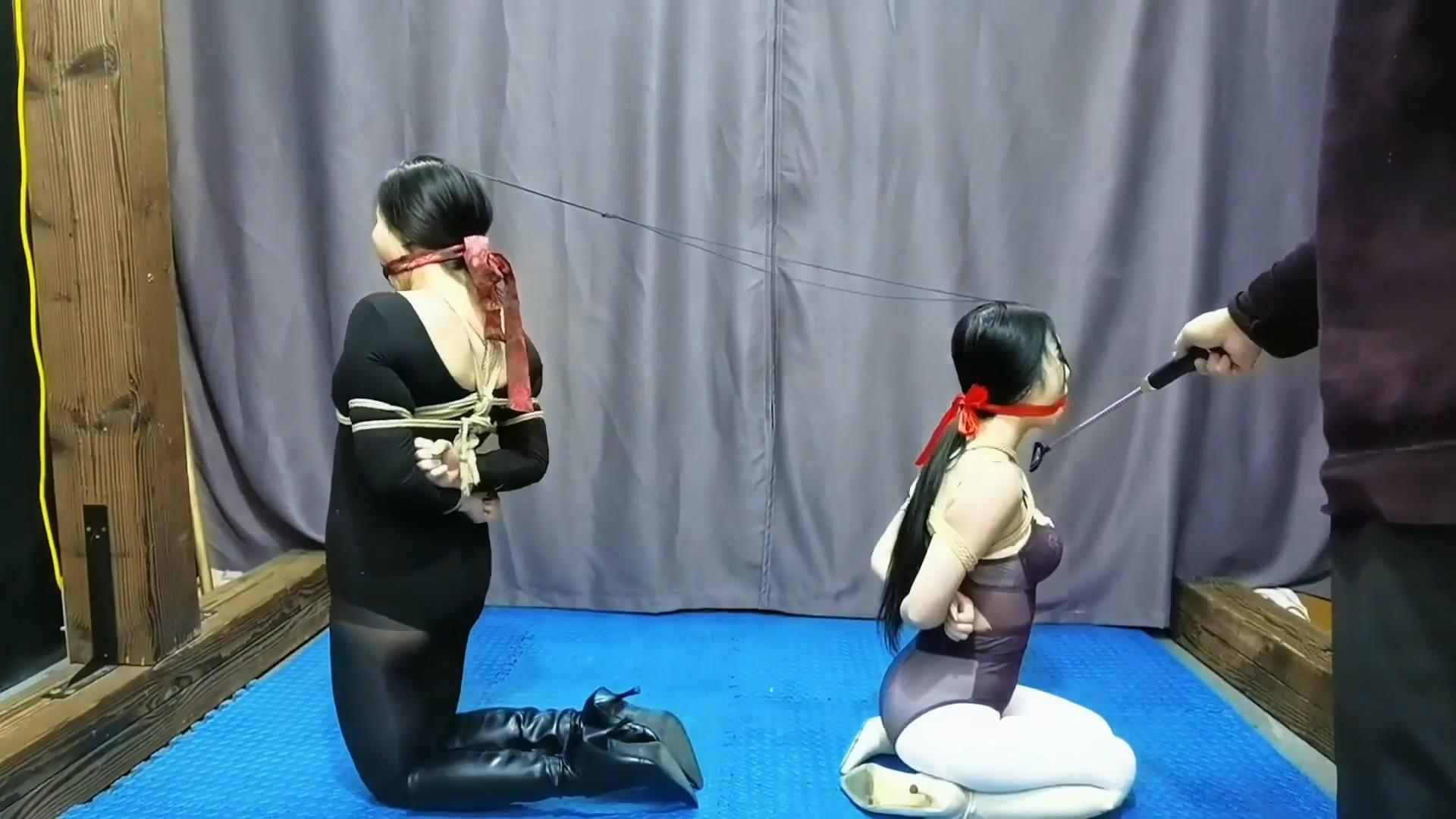 HD飞天-母女游戏 被缚挣扎 李然主演[00_08_18][20260603-204103].jpg