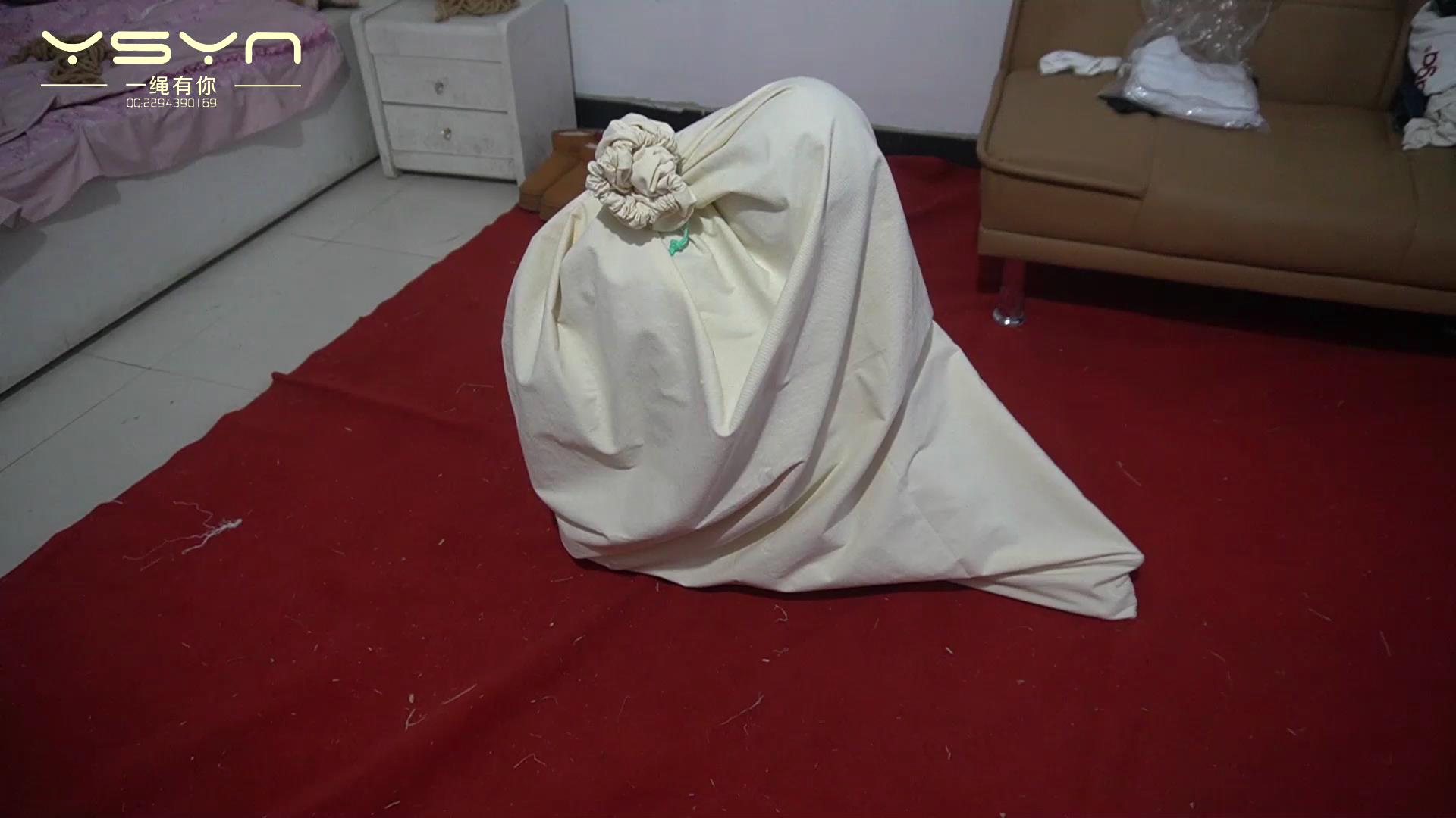 一绳有你 麻袋囚影 豹纹女孩被装进麻袋扛[00_42_52][20260607-093720].jpg