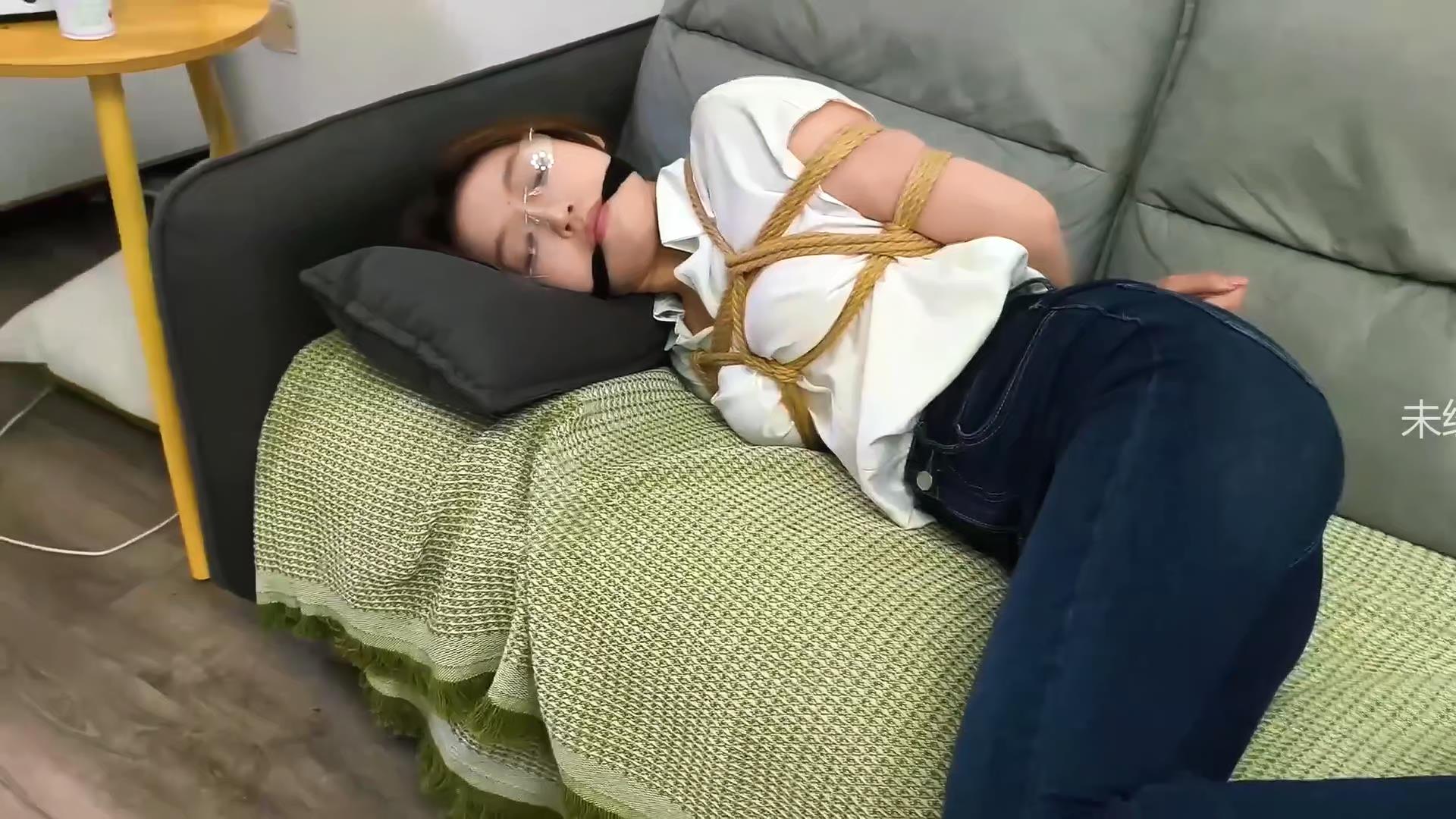 禾一定制-美女家教变绳奴  小饱主演[00_02_40][20260614-101750].jpg