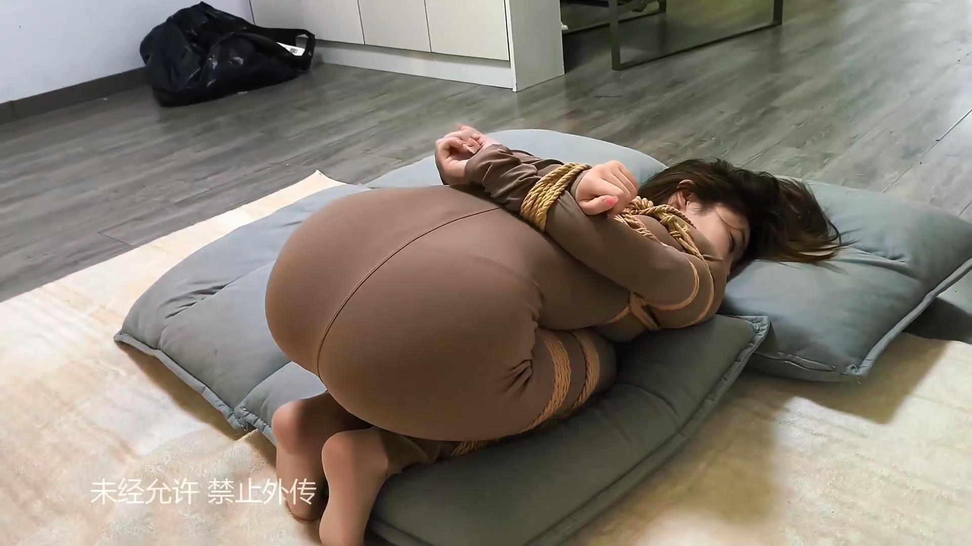 禾一定制-美女家教变绳奴  小饱主演[00_37_45][20260614-101803].jpg