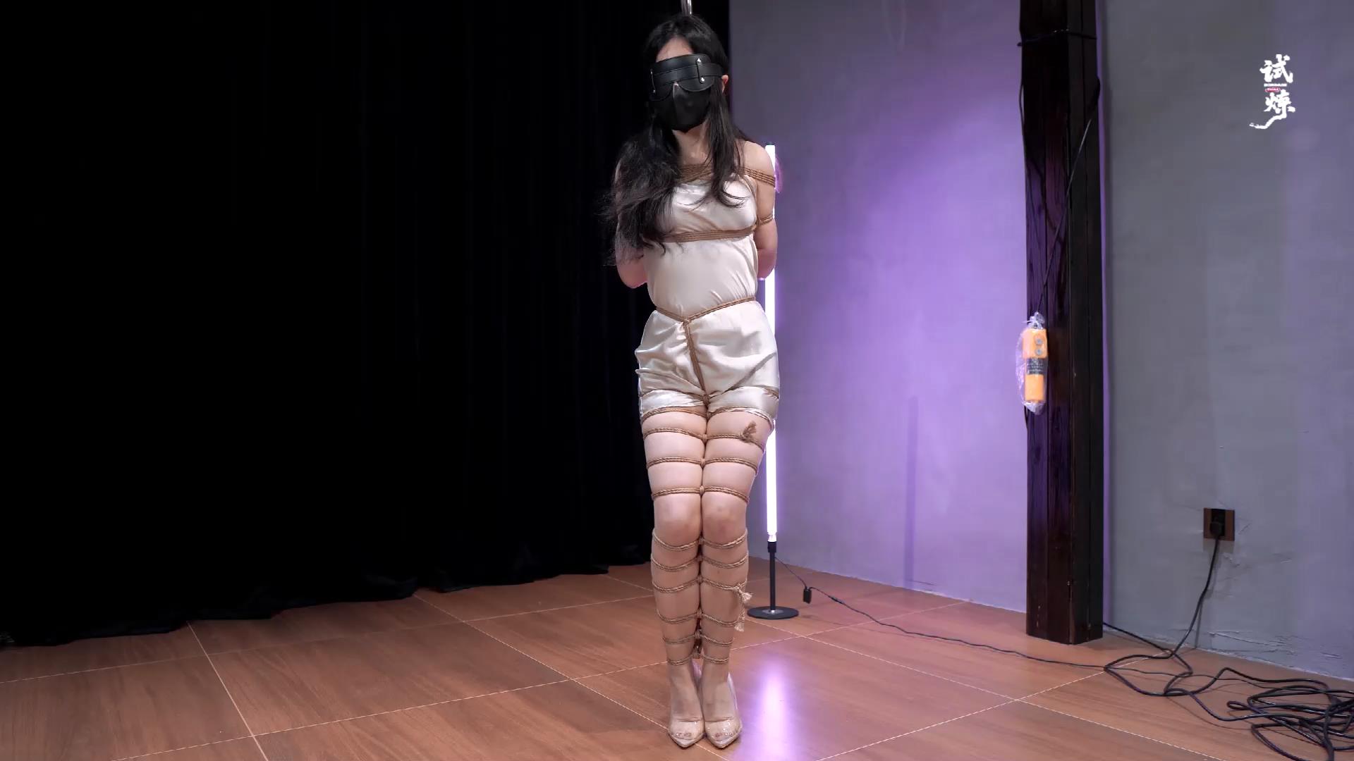 试炼 丽颖真丝睡袍超薄肉丝多绳紧缚唯美诱[00_10_40][20260619-112137].jpg