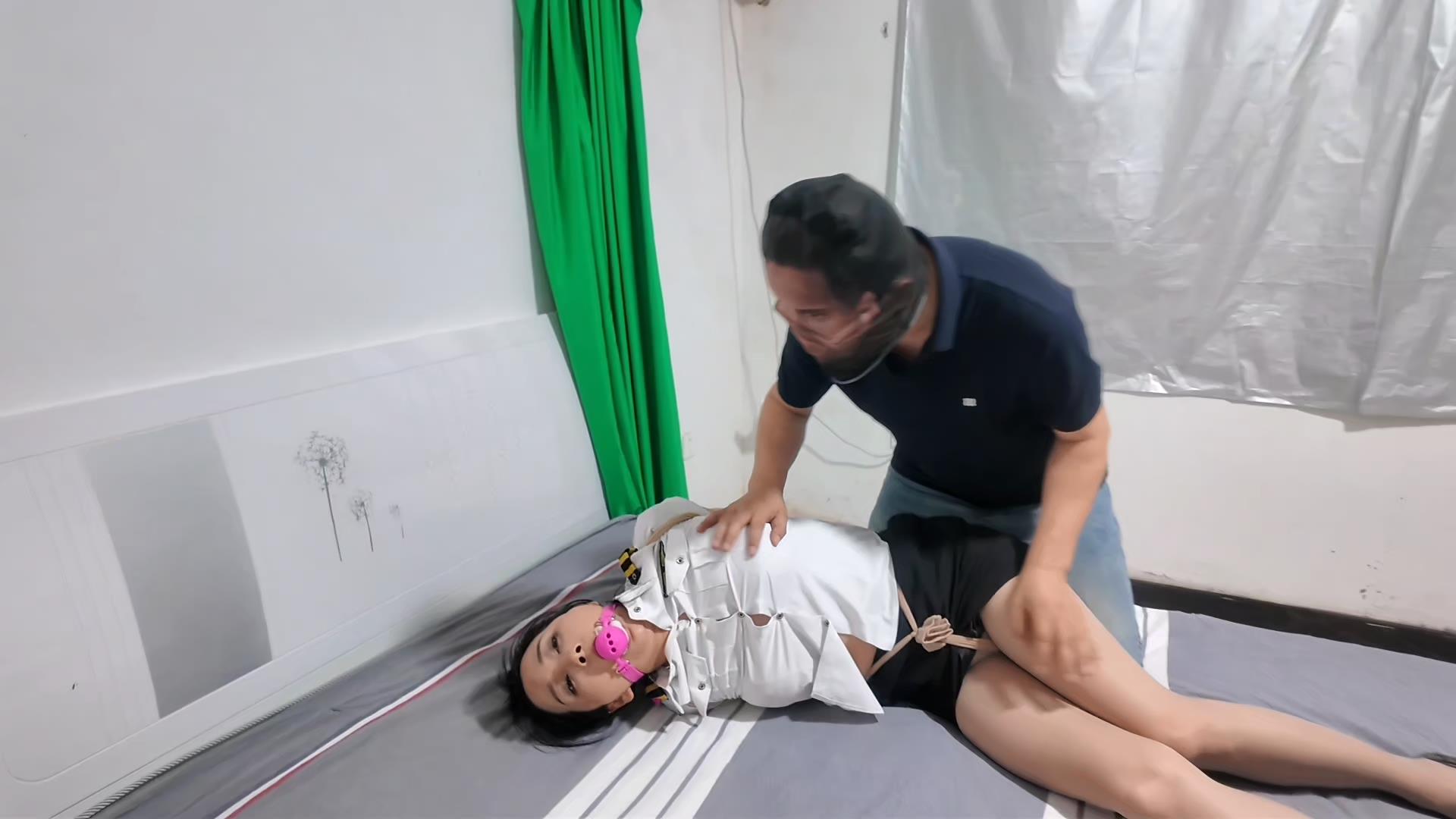 hd飞天-女保安雅思遭劫[00_18_55][20260619-113051].jpg