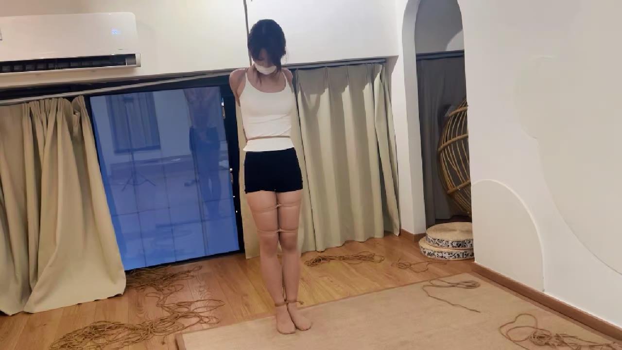 奥特曼也很酷-听说小凌最近迷上了健身[00_39_49][20260621-124252].jpg