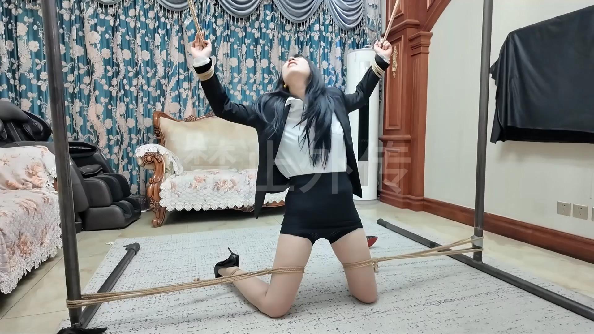枫叶工作室-女超人的堕落 上  米粒主演[00_14_28][20260706-115842].jpg