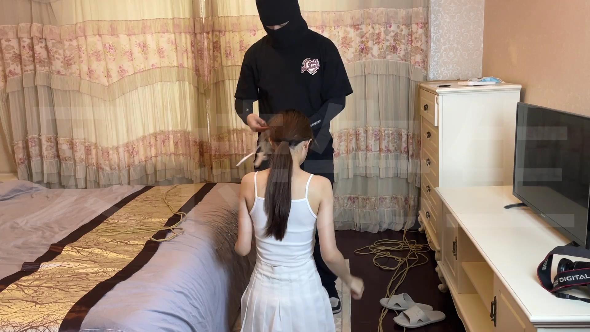 贝特原创床上胶带犬姿丝袜震动折磨[00_00_10][20260712-150748].jpg