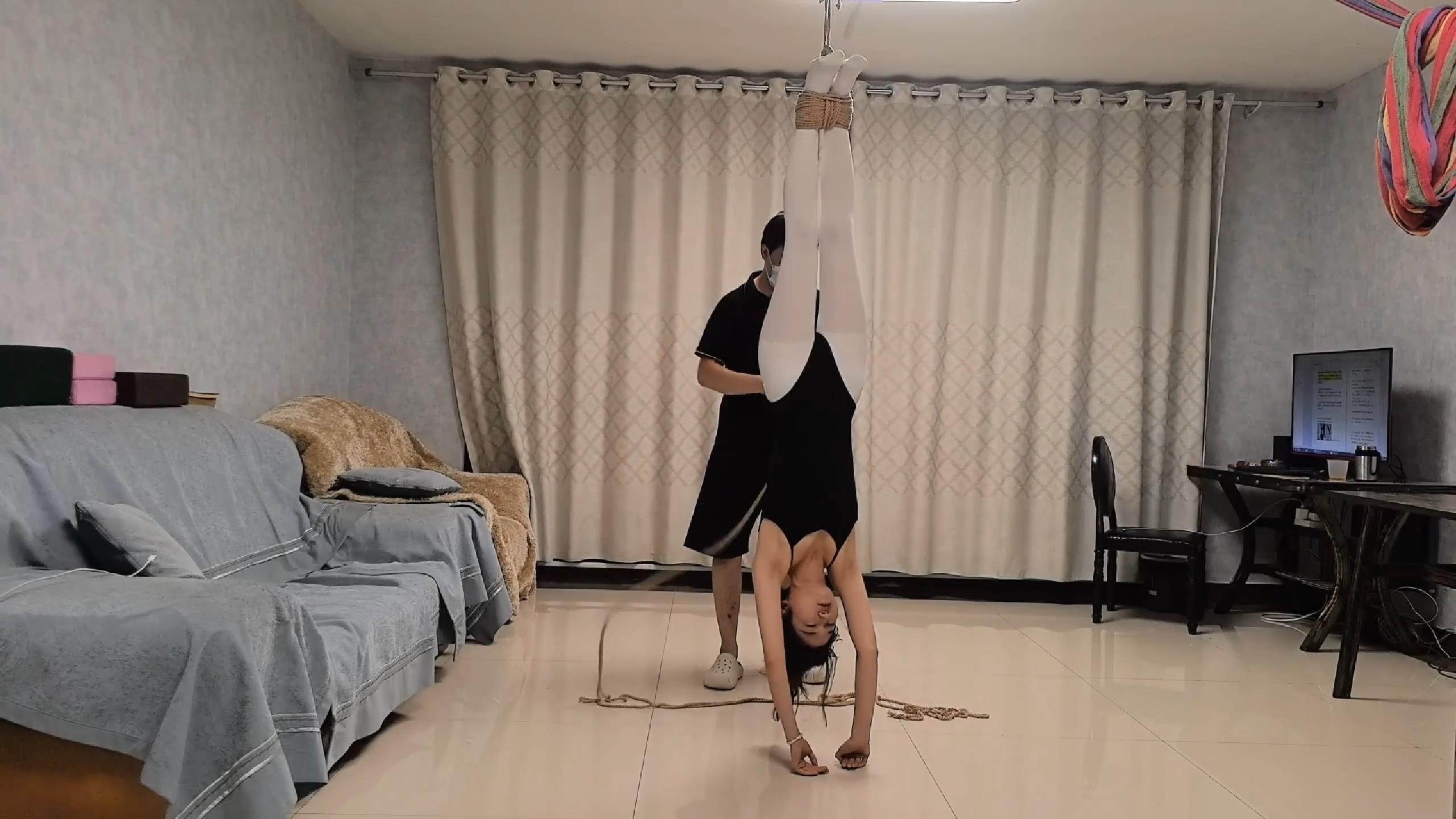 精致定制-舞蹈女孩的倒吊劫难 茹茹主演[00_05_03][20260719-232050].jpg