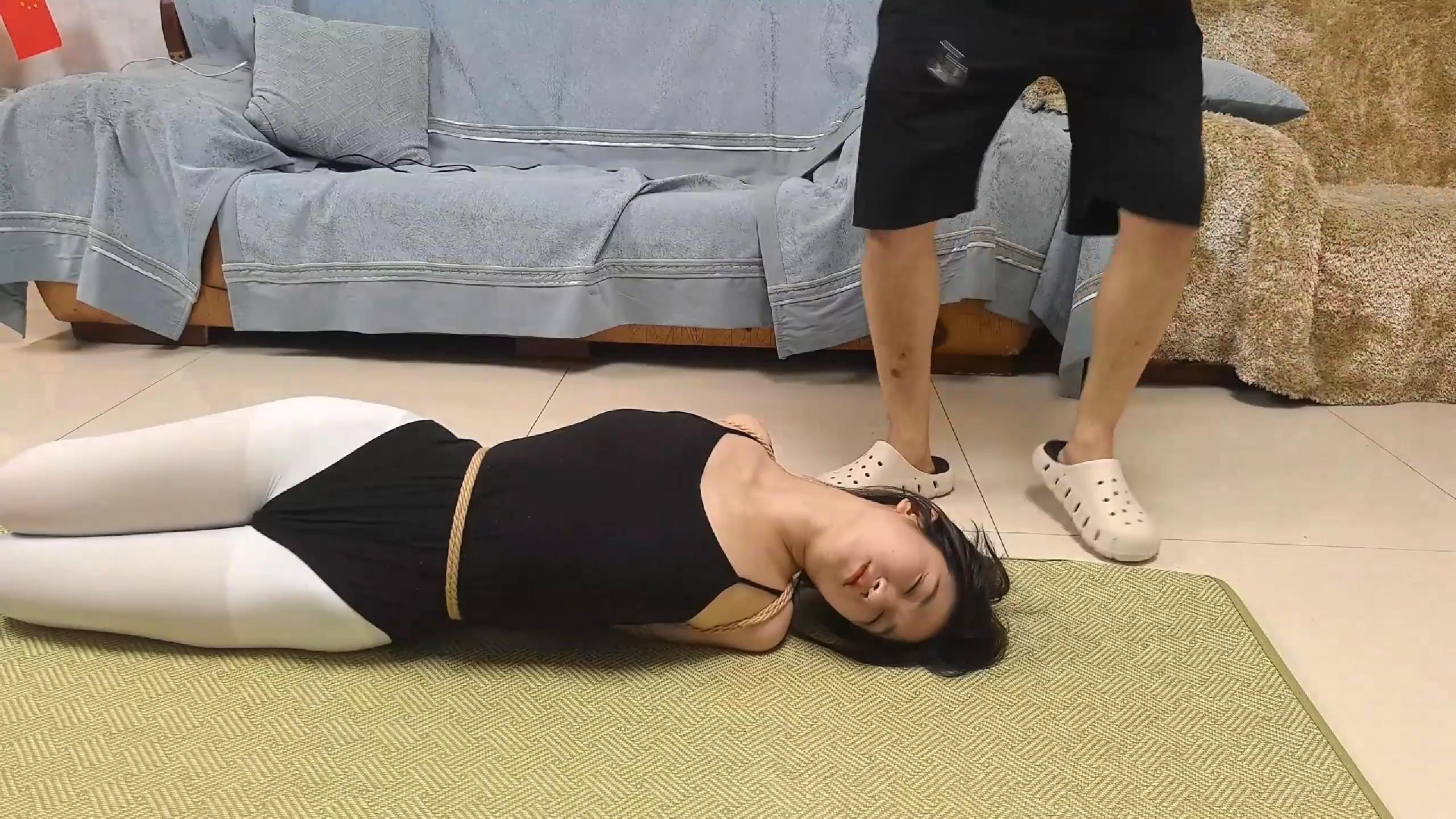 精致定制-舞蹈女孩的倒吊劫难 茹茹主演[00_26_39][20260719-232100].jpg