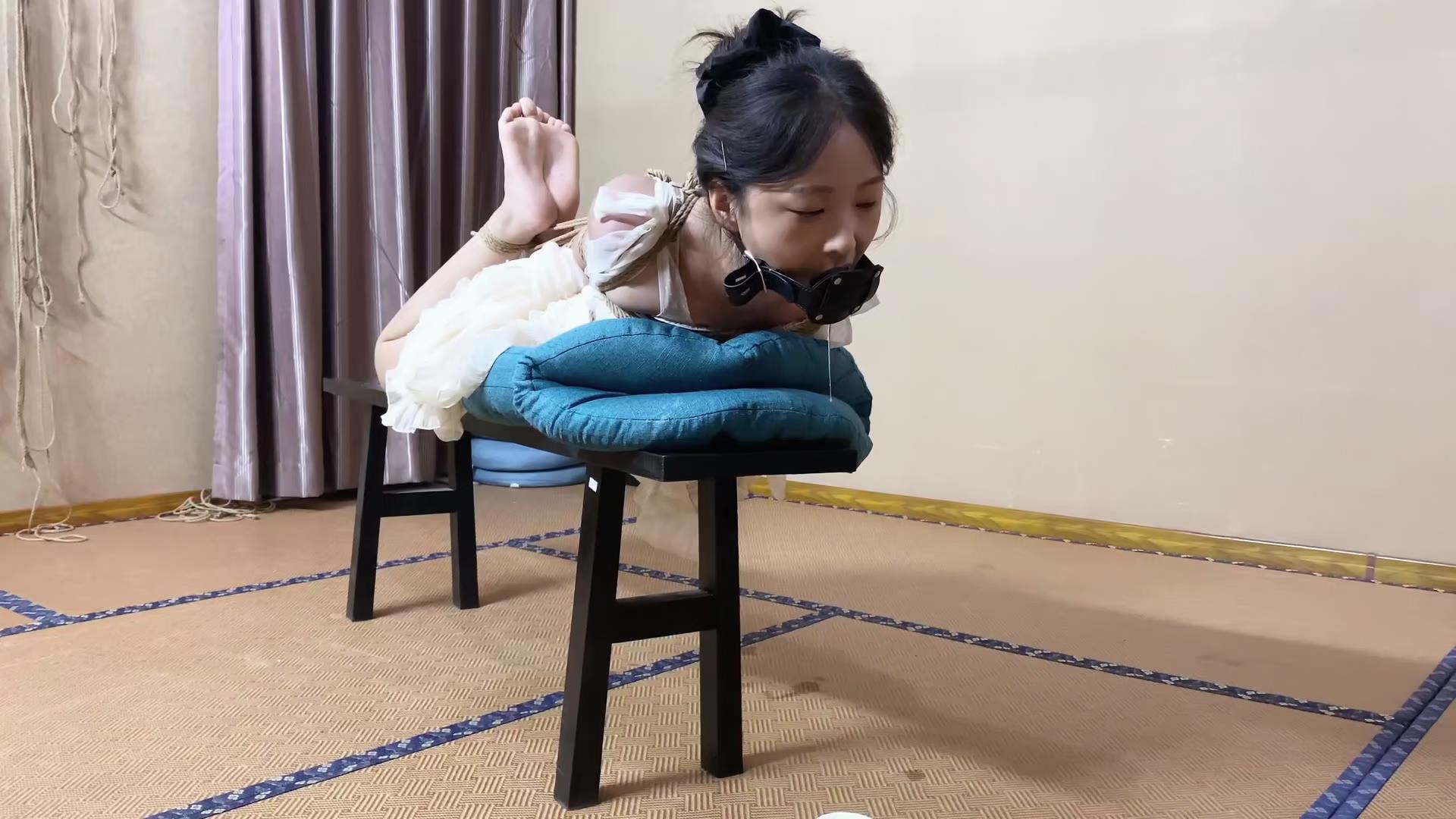 山鬼定制-动动深喉口球老虎凳 下集[00_18_51][20260731-133120].jpg