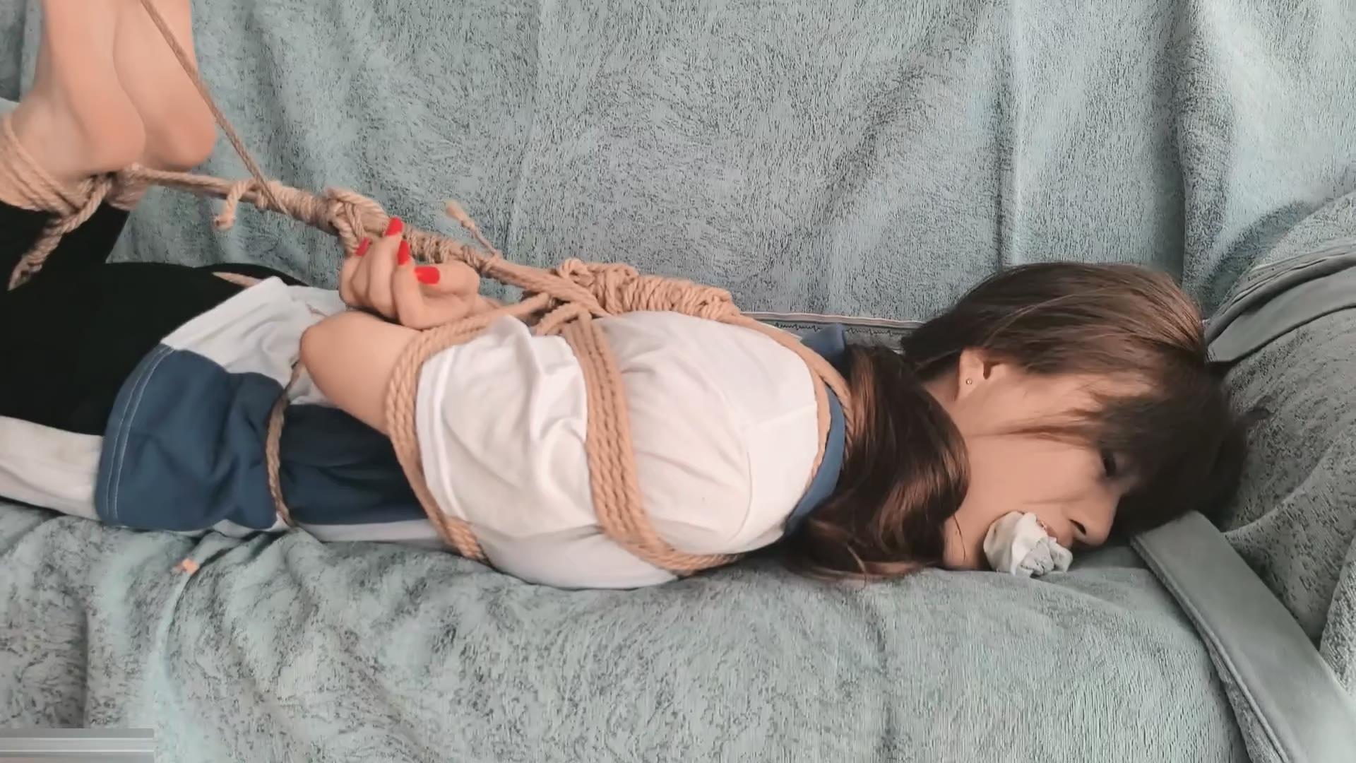 精致定制-小素放置挣扎[00_24_09][20260805-121049].jpg