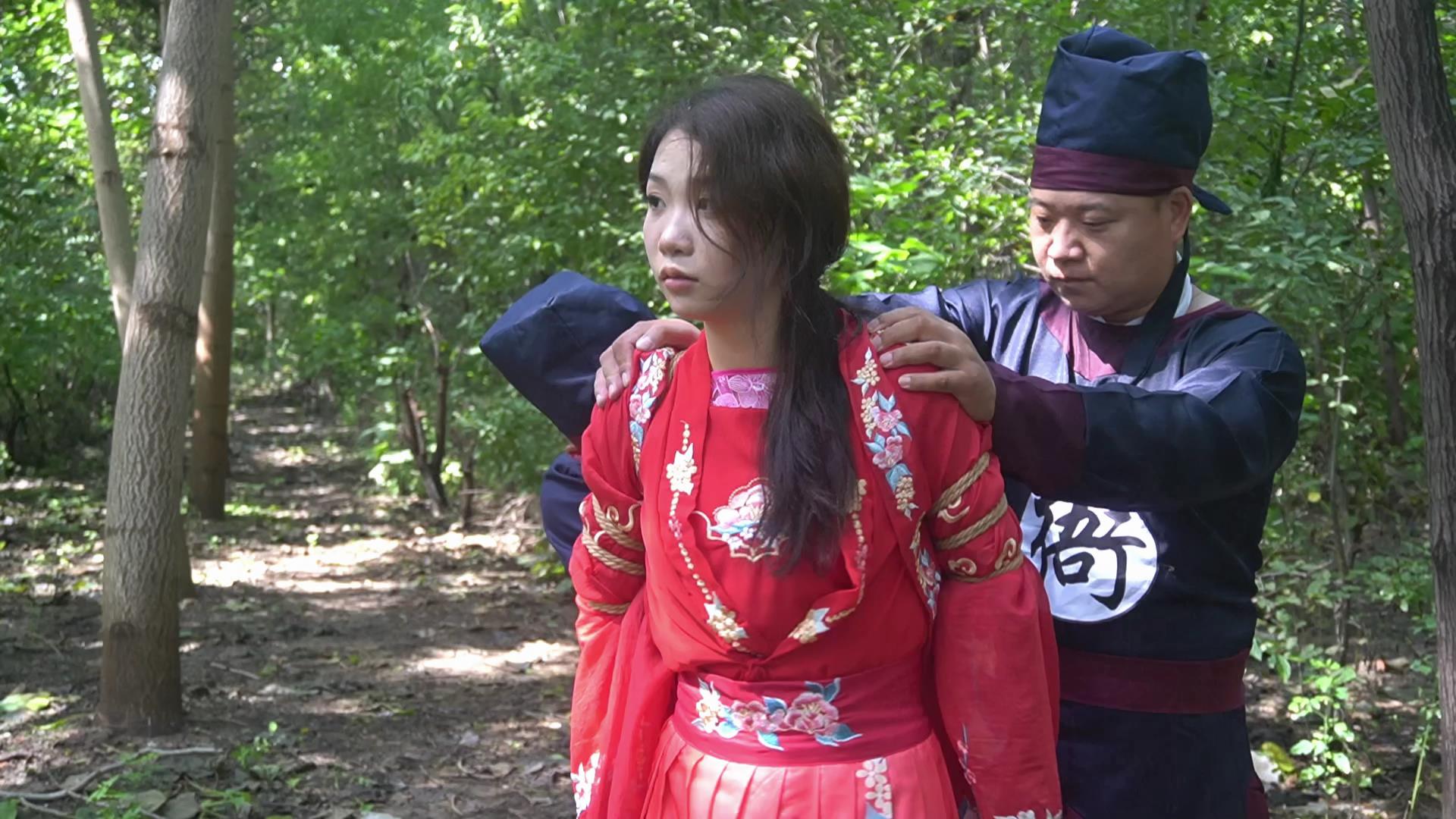 一绳有你-女神捕之白莲教 第一集[00_02_47][20260815-114941].jpg
