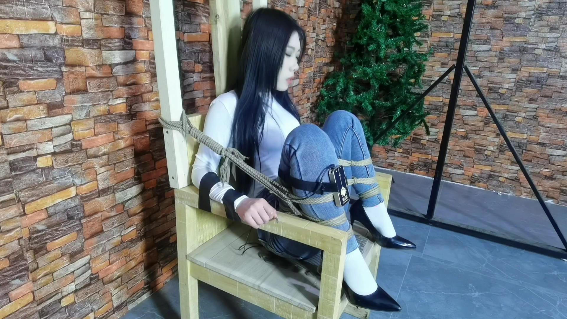 HD飞天仙儿禁钼在刑椅上[00_01_20][20260821-125805].jpg