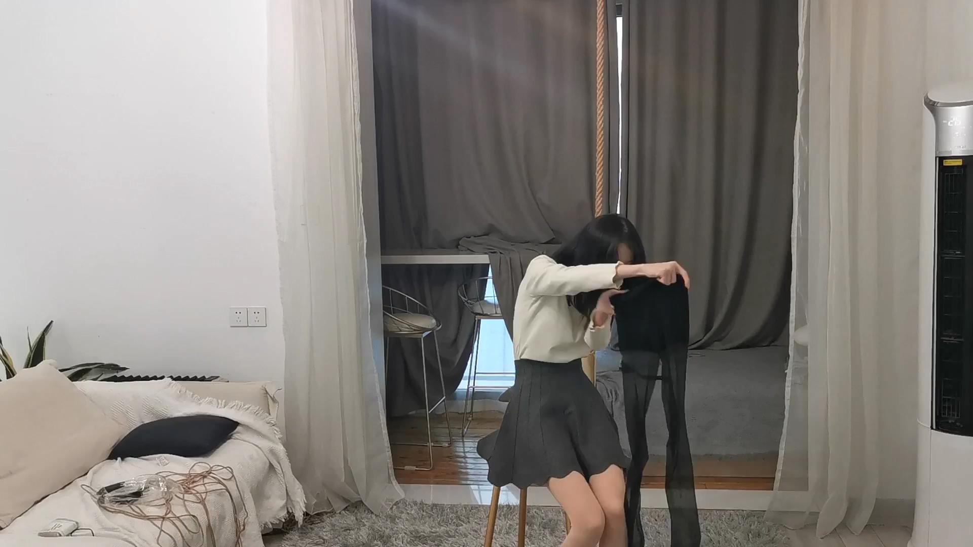 奥特曼也很酷莞尔定拍OL装黑丝多种方式堵[00_03_47][20260822-122228].jpg