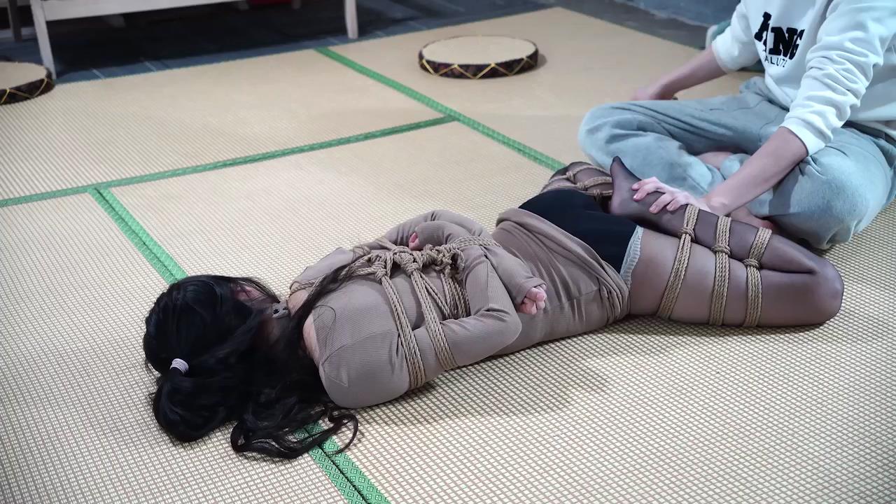 小鹿工作室调教纪实黑丝短裙吊缚[00_09_41][20260828-121538].jpg