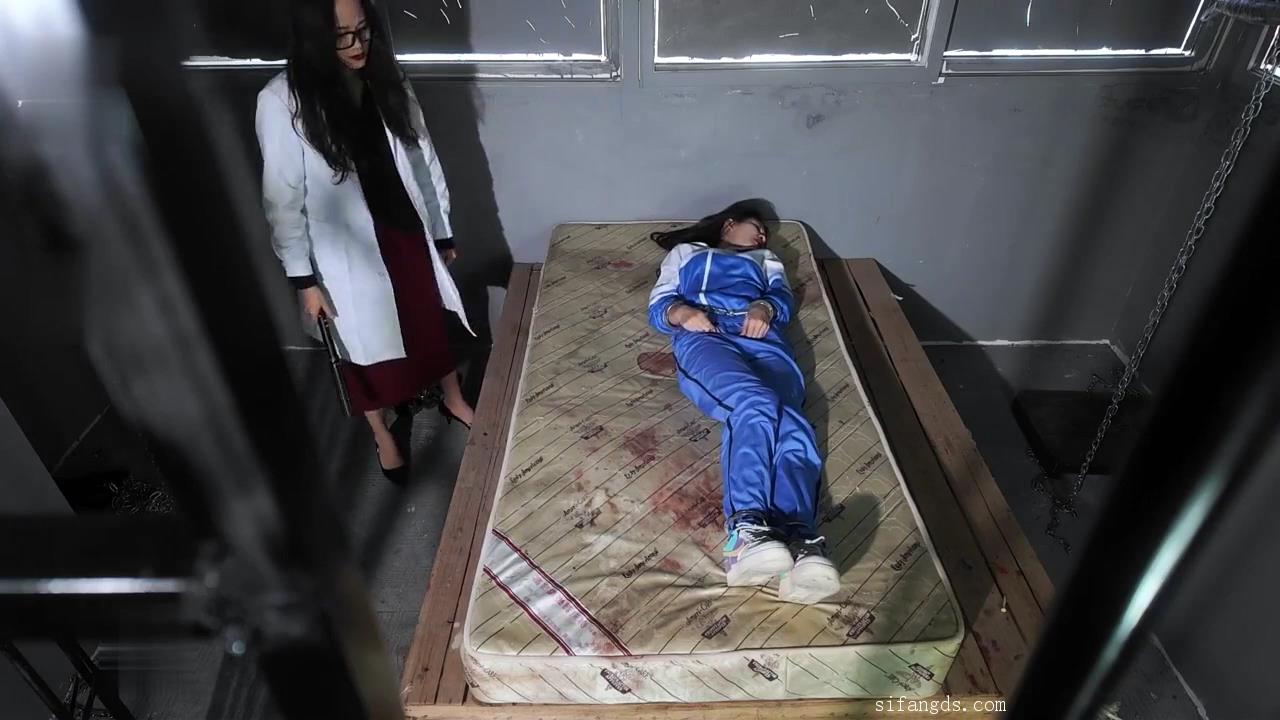 樱束原创女学生逃学在家被刚好回家的姐姐抓[00_09_54][20260903-101806].jpg