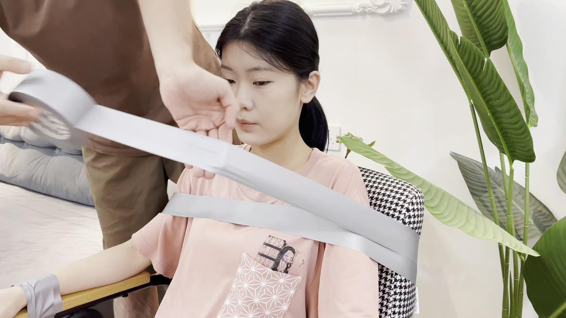 默示录新模小菲胶带捆绑的体验[00_02_56][20261007-121911].jpg
