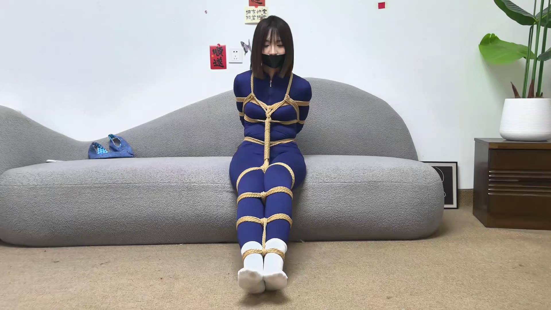 金宝定制-独居少女  安安主演[00_44_54][20261014-122346].jpg