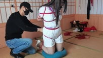 初心姜晓岚护士装初次体验不错姜小岚喜欢被捆绑起来舔鞋调教打屁股，耳光，踩踏