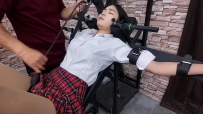飞天原创 把jk少女语涵禁锢在产架上,TK,电击