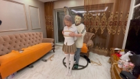 延江艺束 吊起晓涵 解开衣扣 鲜嫩的白兔映入眼帘