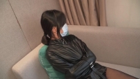 00后女生丝袜，油亮黑丝全包，拘束服黑皮头套，GX